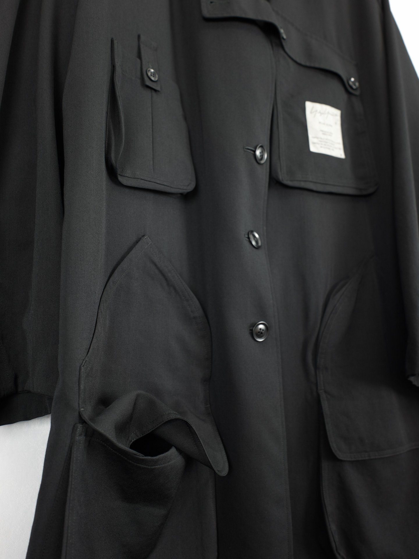 Yohji Yamamoto 17AW Multi-Pocket Reversible Long Coat — detail