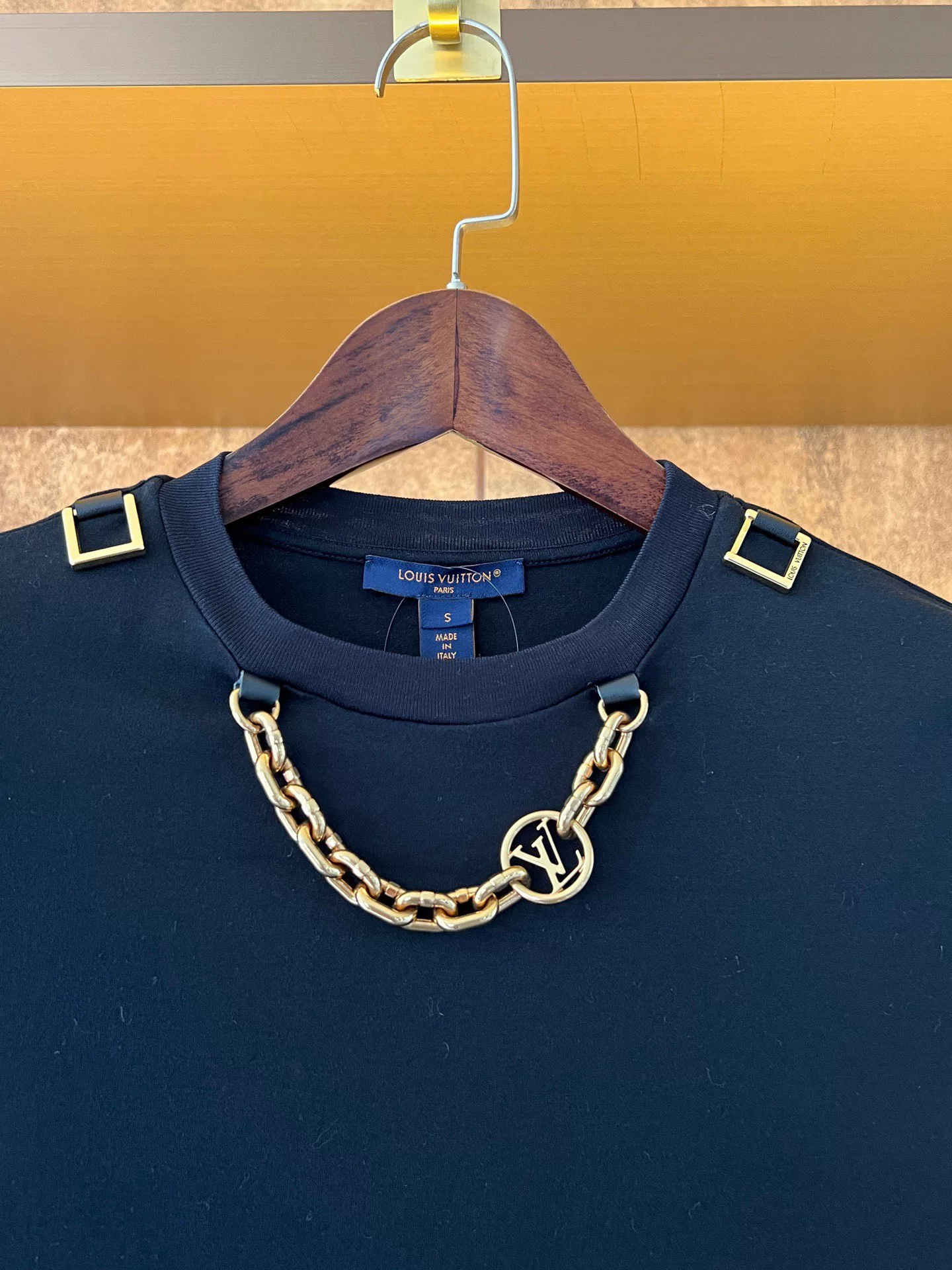 Louis Vuitton Gold Chain Sleeveless Vest — detail