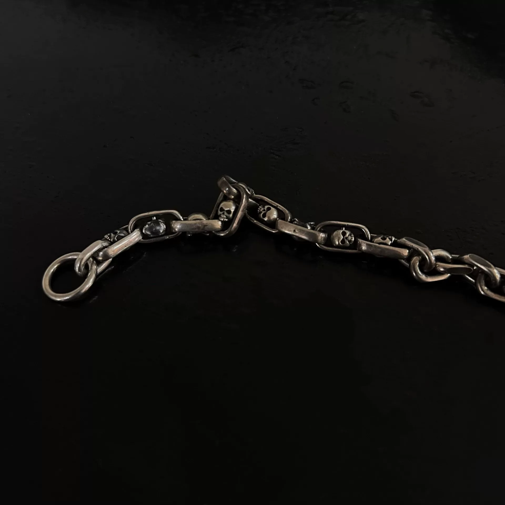 Tobias Wistisen 925 Silver Rotating Skull Bracelet — detail