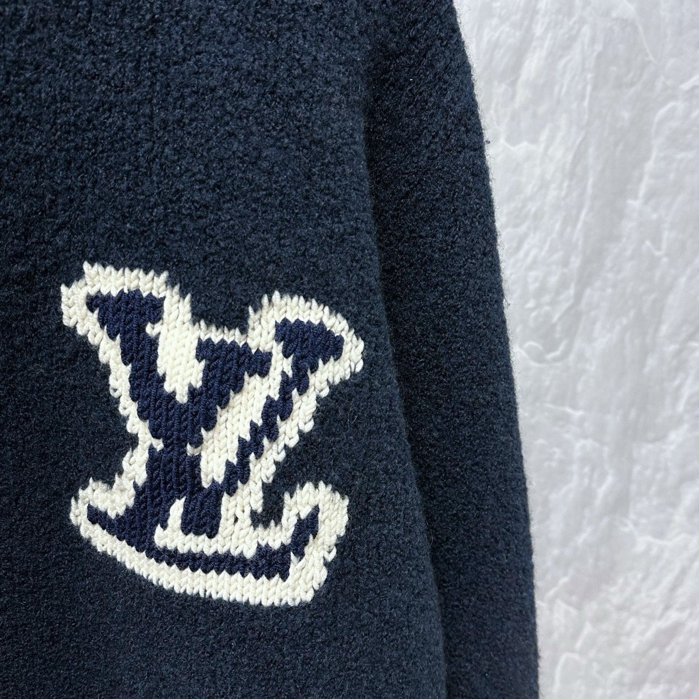 Louis Vuitton Intarsia Logo Teddy Sweater XL — detail