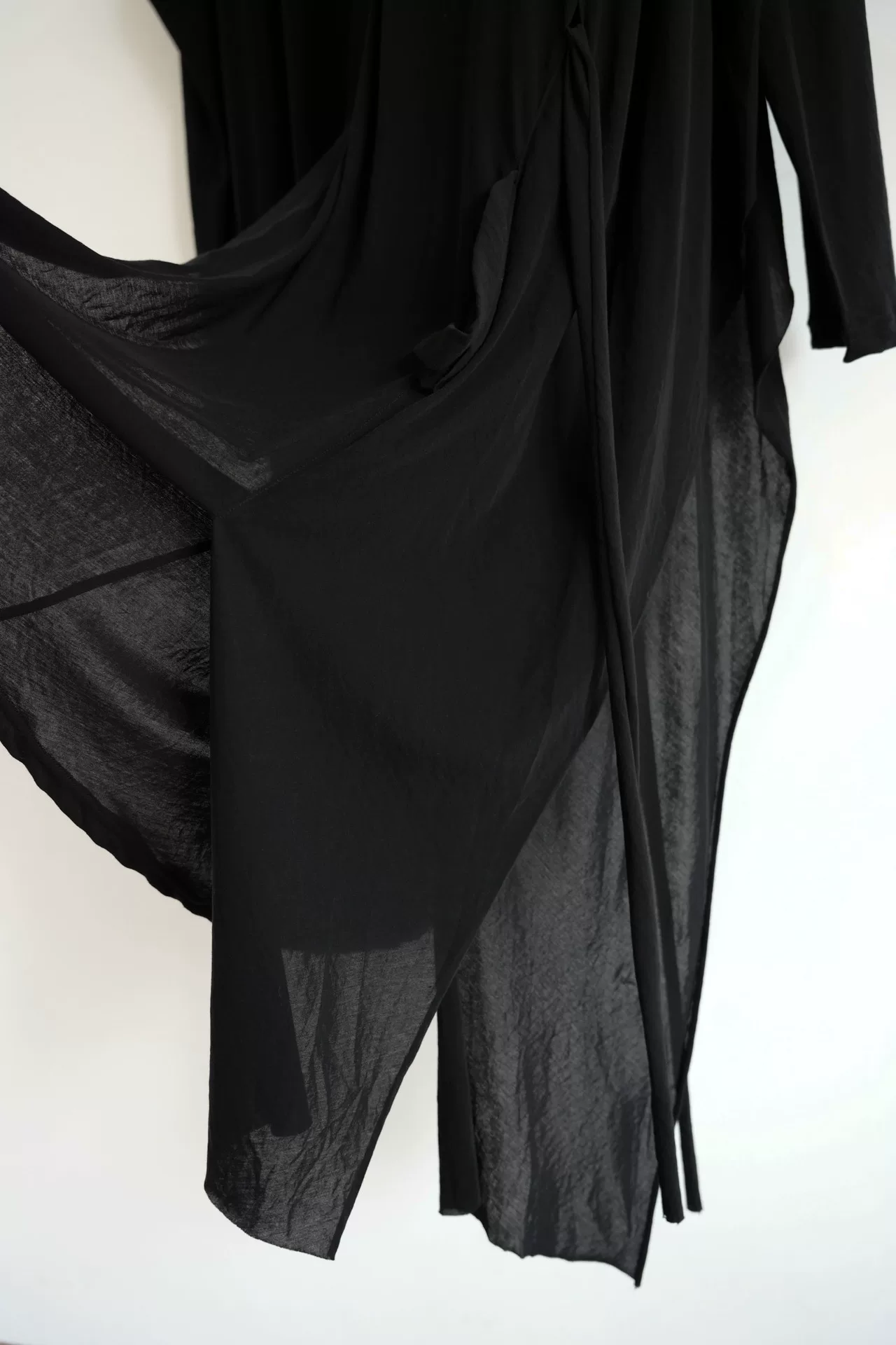 Yohji Yamamoto 24SS Asymmetric Hooded Cardigan — label