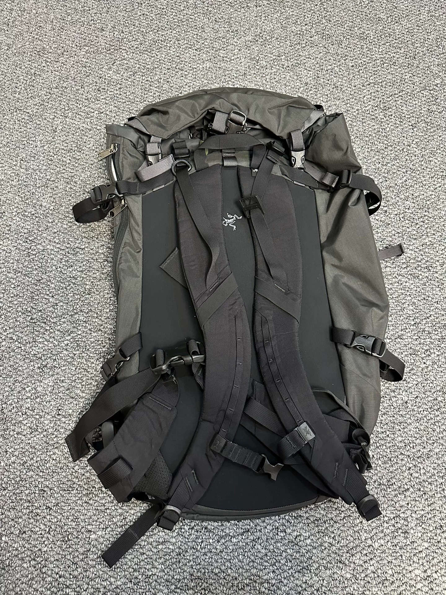 Arc'teryx Khamski Ski Mountaineering Bag — detail
