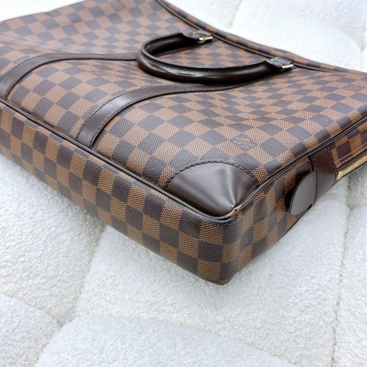 Louis Vuitton Damier Briefcase — detail