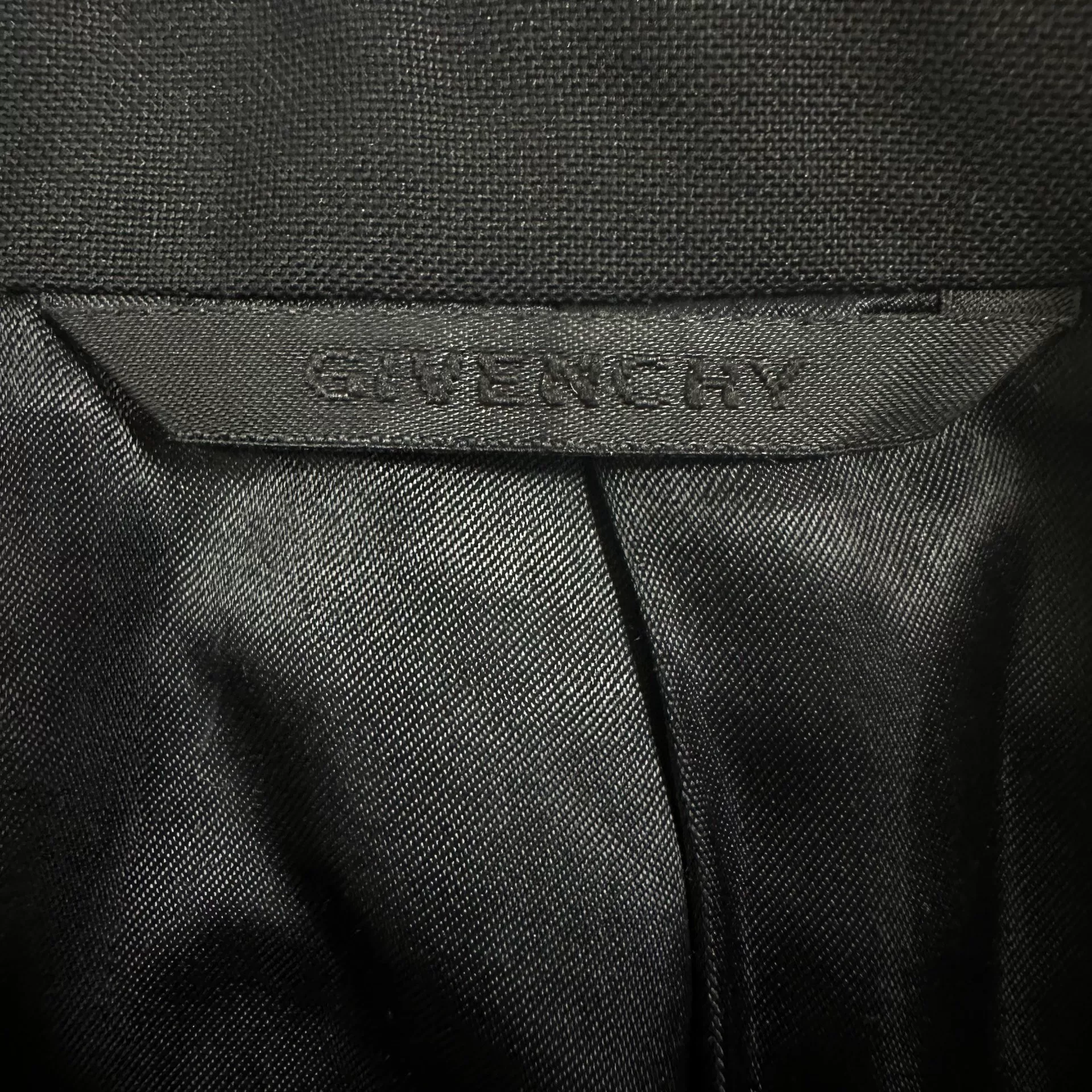 Givenchy Houndstooth Lock Buckle Blazer — label