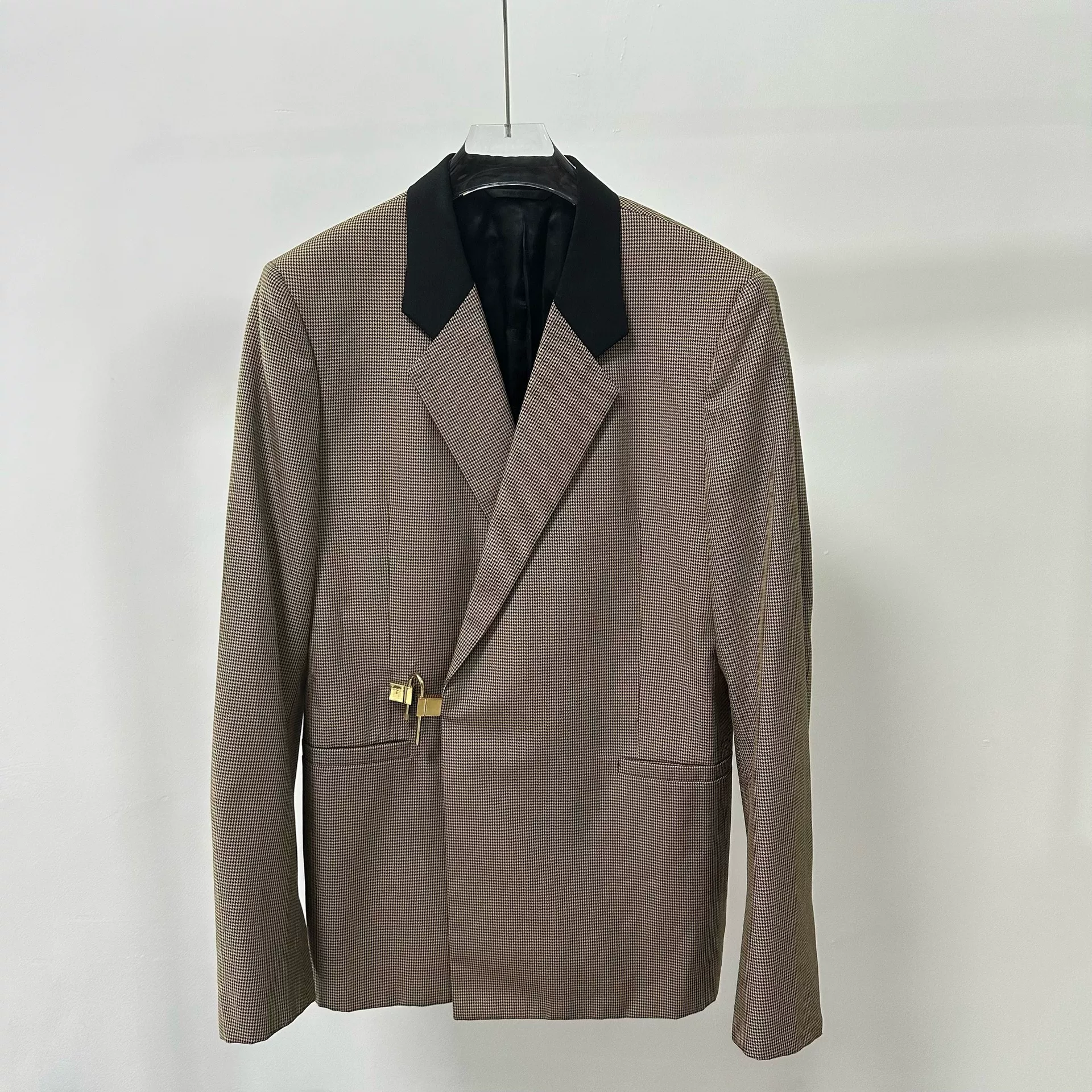 Givenchy Houndstooth Lock Buckle Blazer