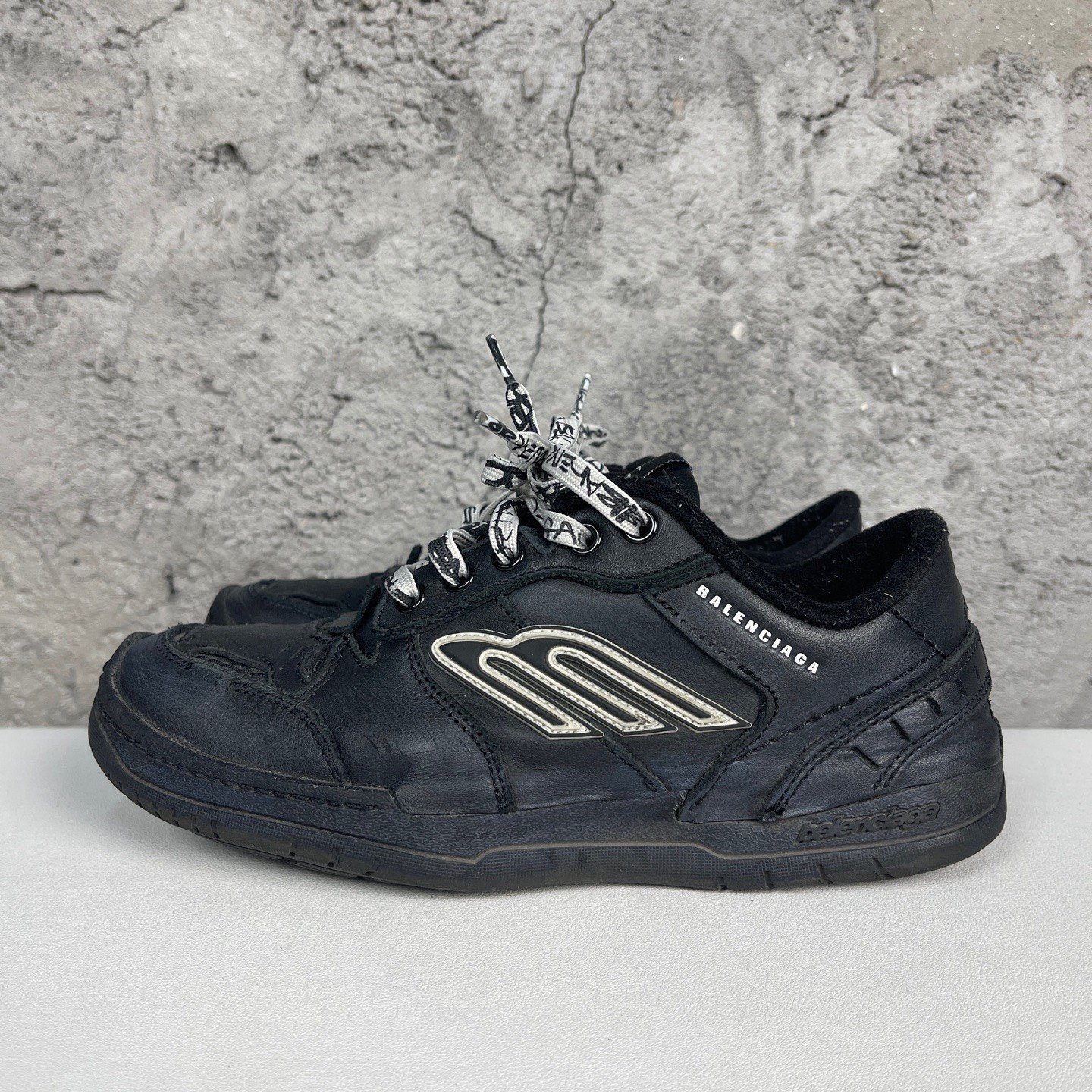 Balenciaga Hamptons Shoes — detail