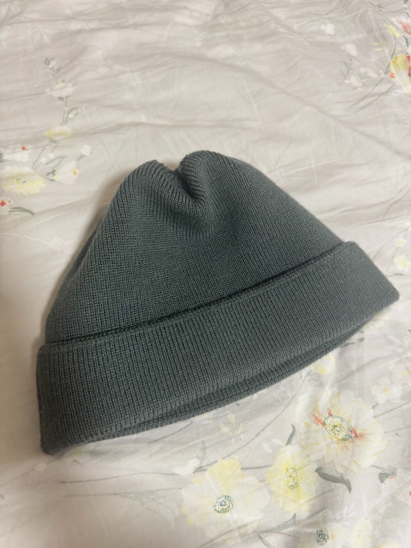 n.hoolywood 22AW Gray Knit Beanie — detail