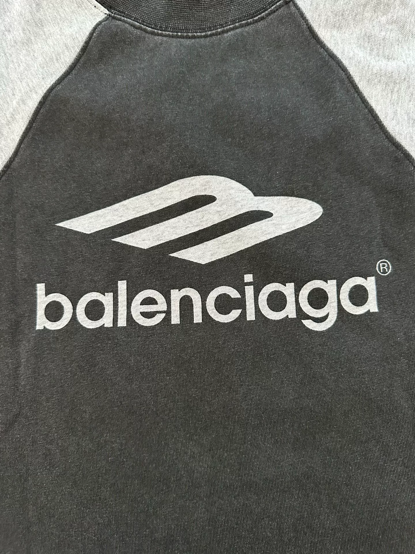 Balenciaga Logo Print Round Neck T-Shirt — detail