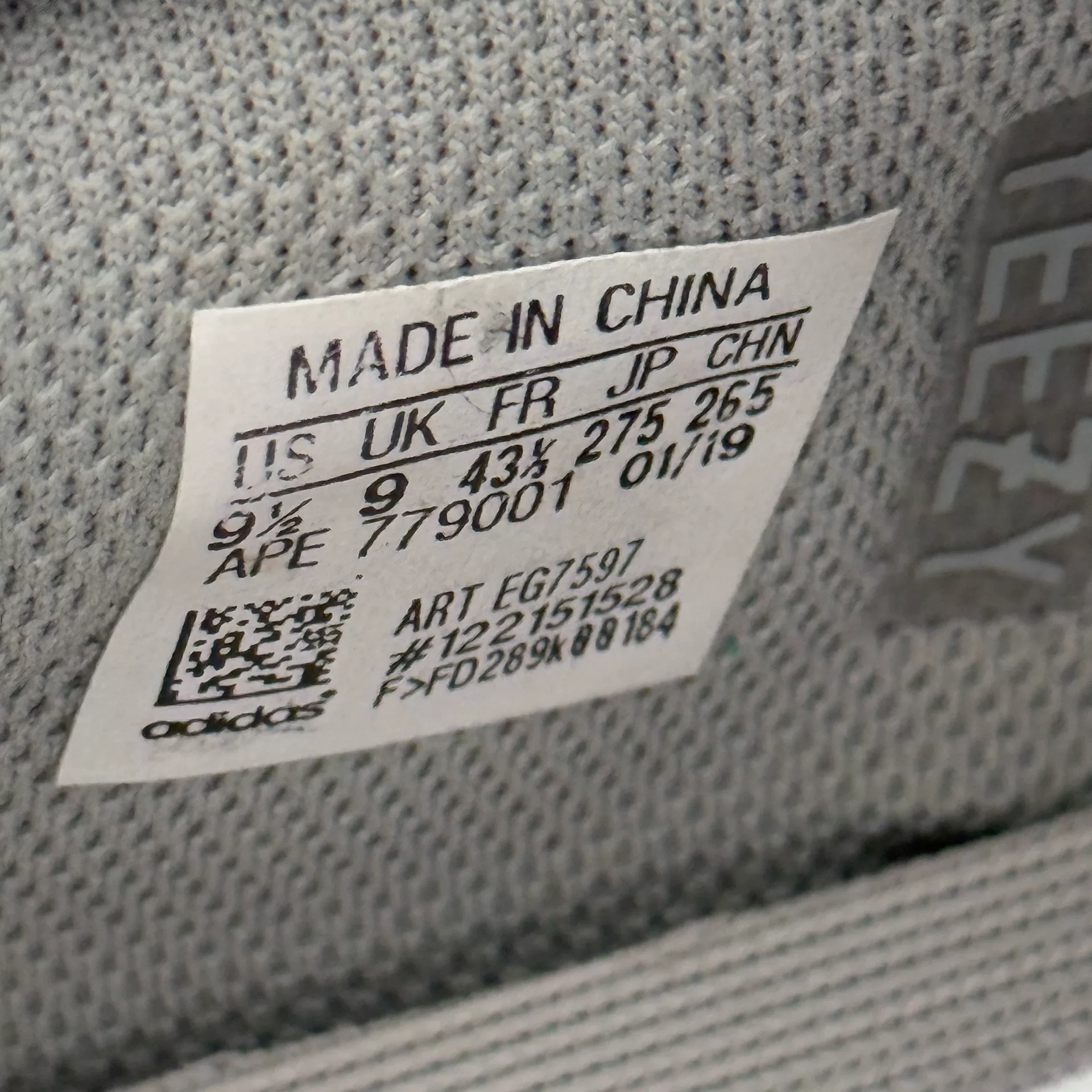 Adidas Yeezy 700 Gray Casual Sneakers — label