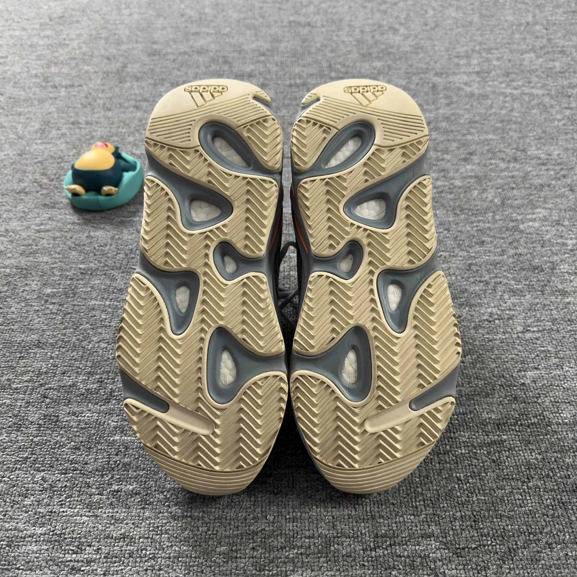 Adidas Yeezy 700 Gray Casual Sneakers — back