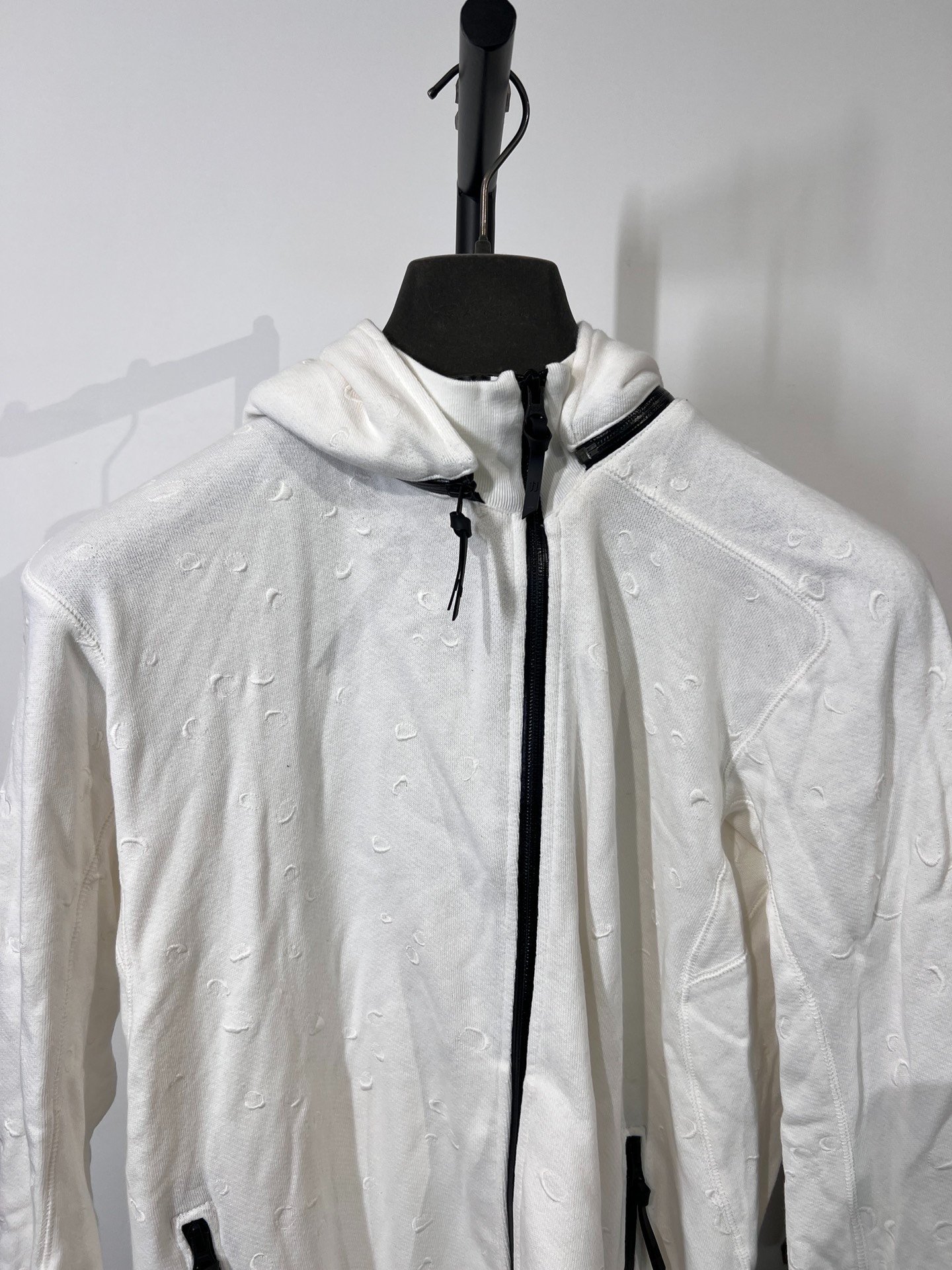 Boris Bidjan Saberi 11by bbs Z1 Hooded Jacket — detail