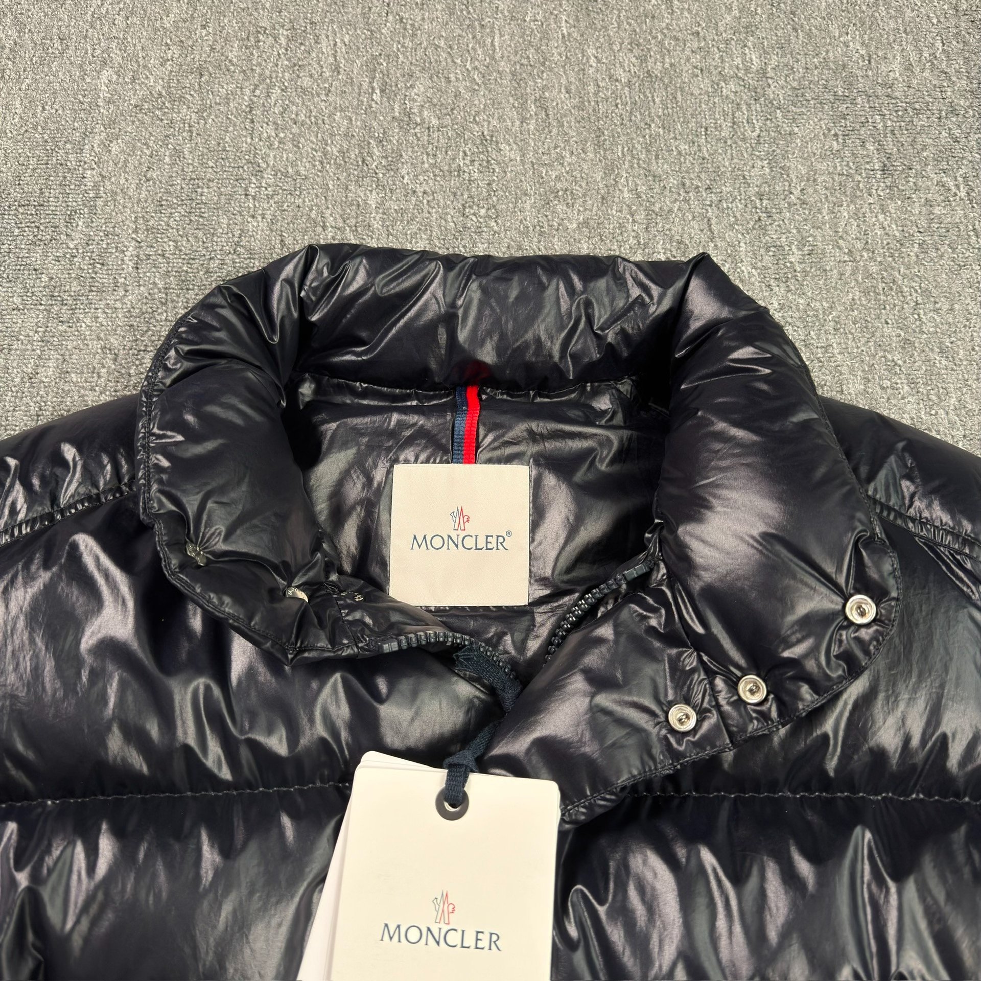 Moncler Black Short Puffy Down Jacket — detail
