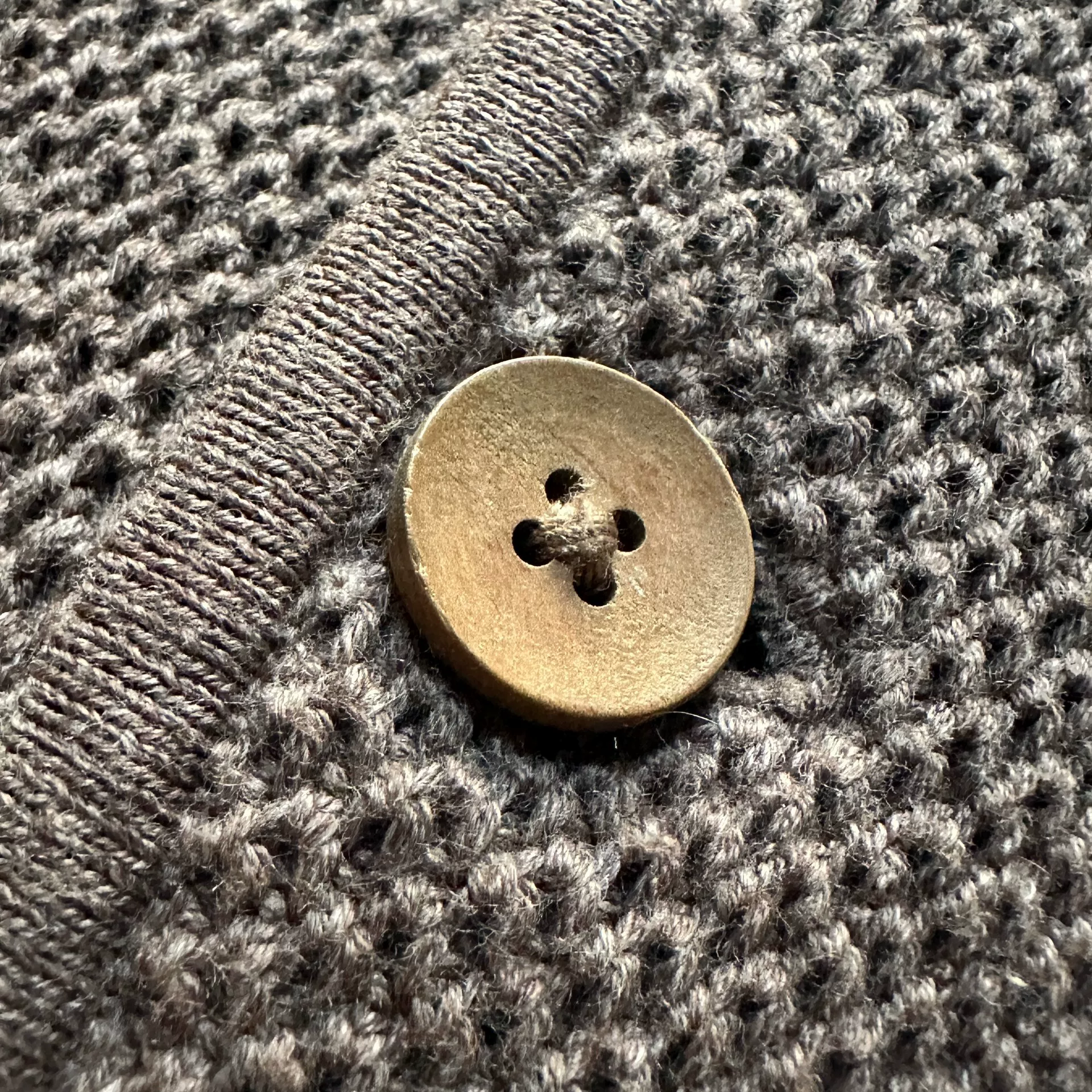 TACITURNLI Brown Knit Vest — label