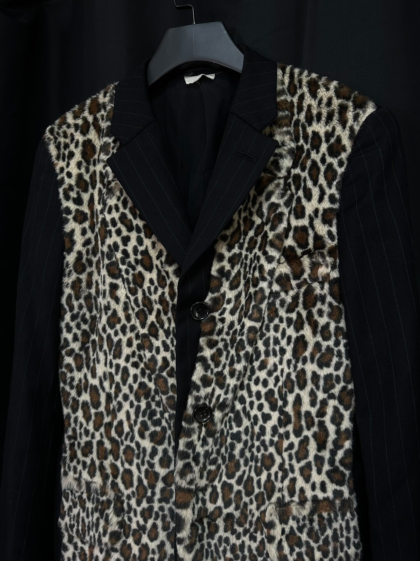 Comme des Garçons 09AW Leopard Runway Coat — detail