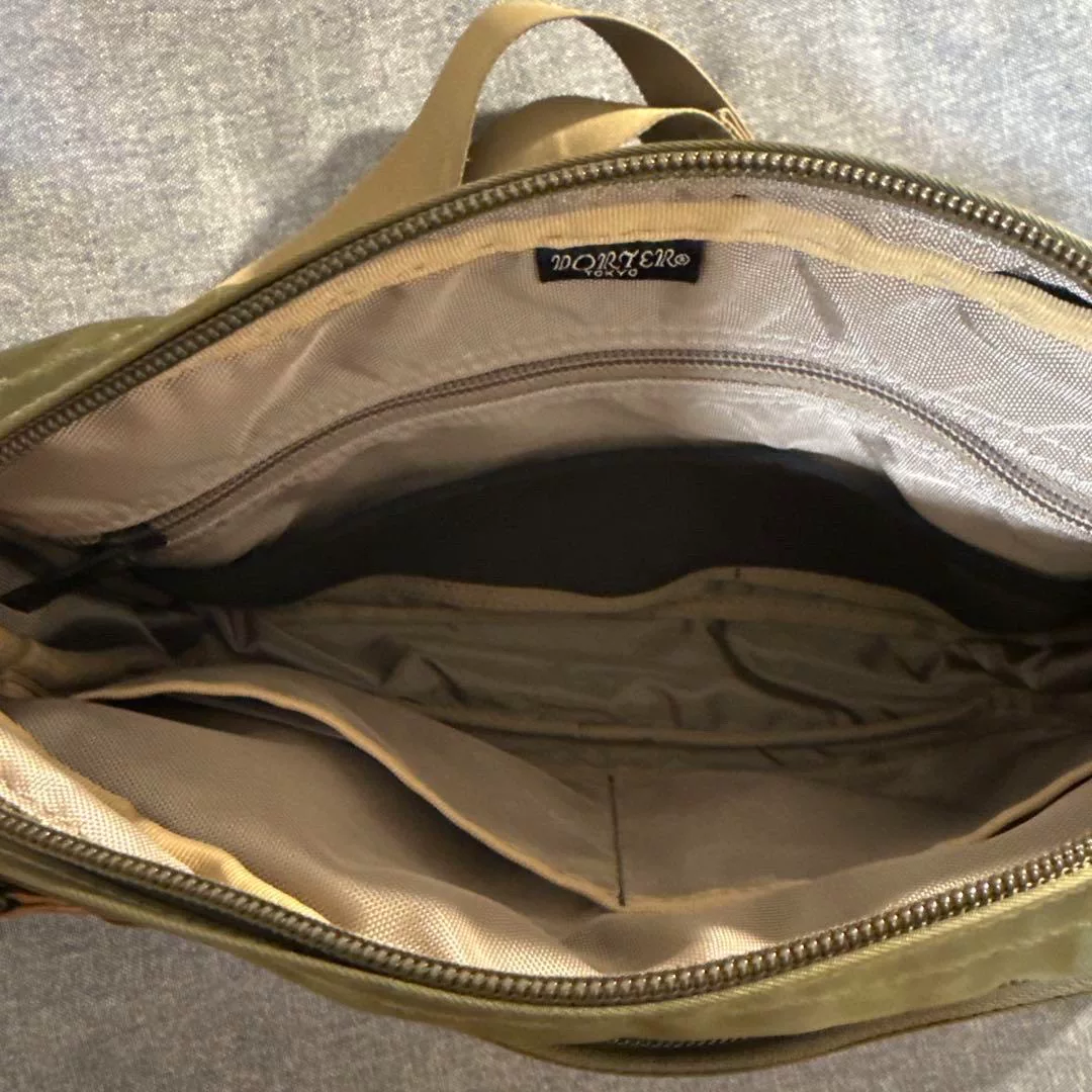 Porter Olive Green Crossbody Bag — detail