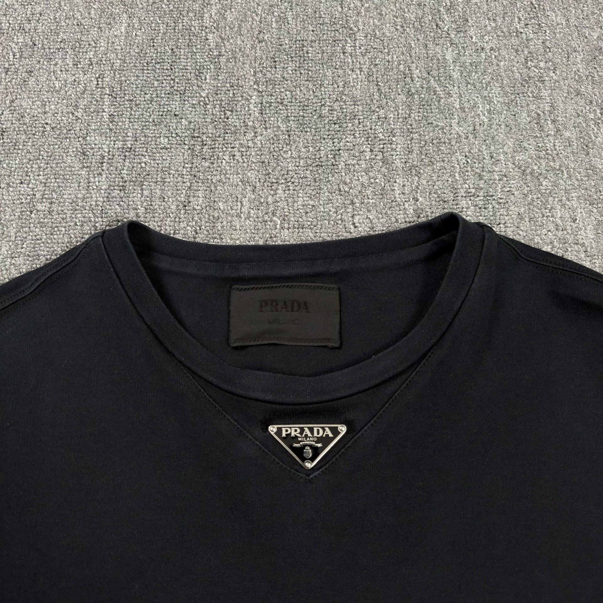 Prada Triangular Logo Black Short-Sleeve Shirt — detail