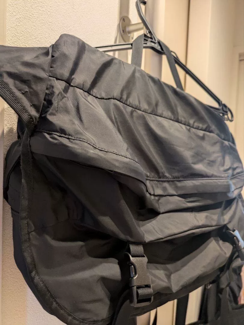 Porter Cycling Crossbody Waist Bag — label