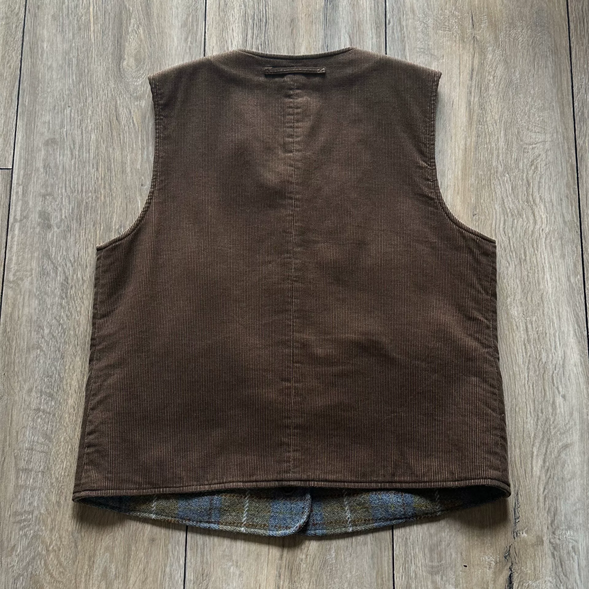 Taciturnli Harris Tweed Vest — front