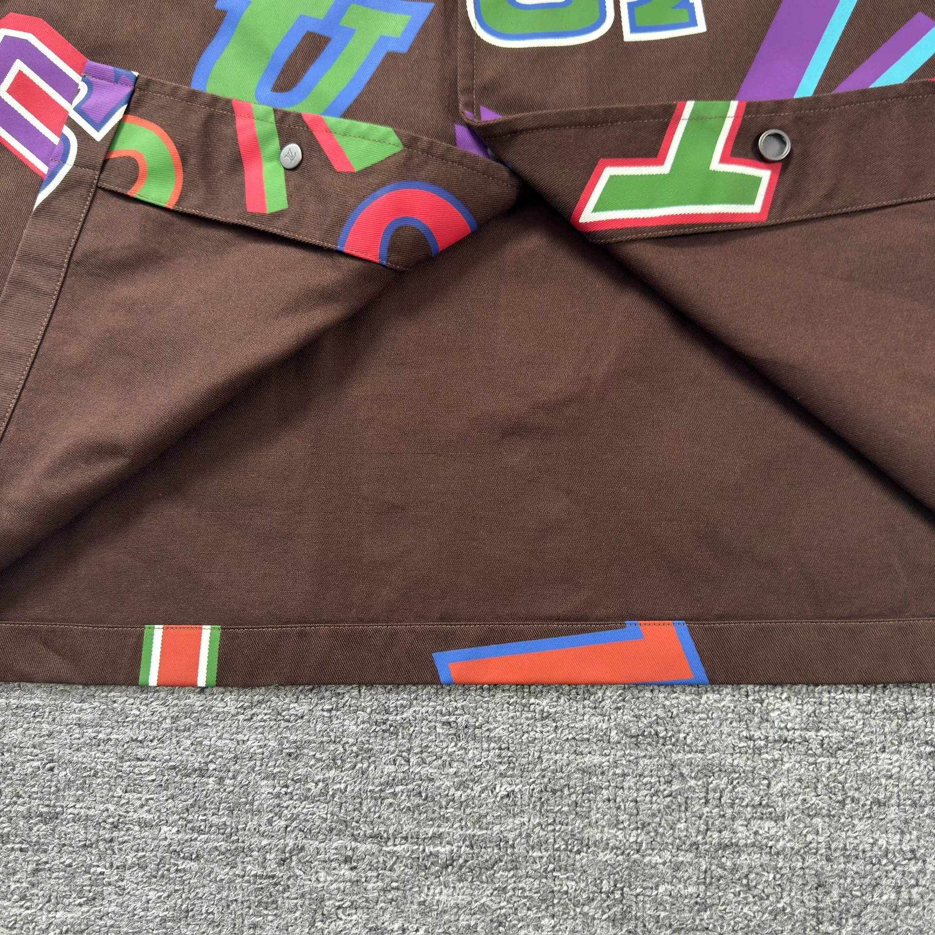 LV NBA Brown Short-Sleeve Shirt — detail
