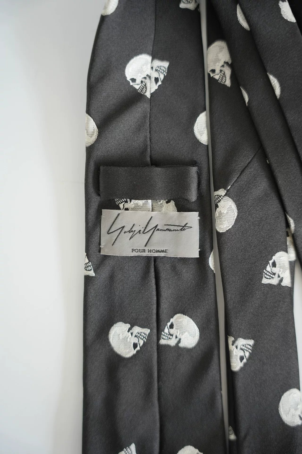 Yohji Yamamoto 2014AW Skull Print Tie — detail