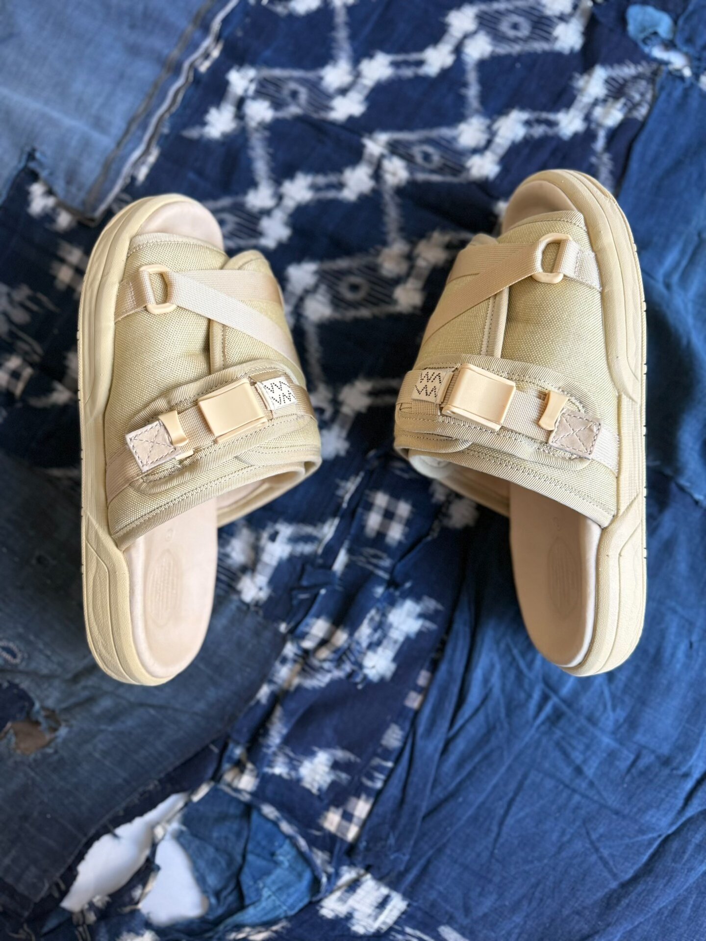 VISVIM 25SS SPOT CHRISTO Slippers — front