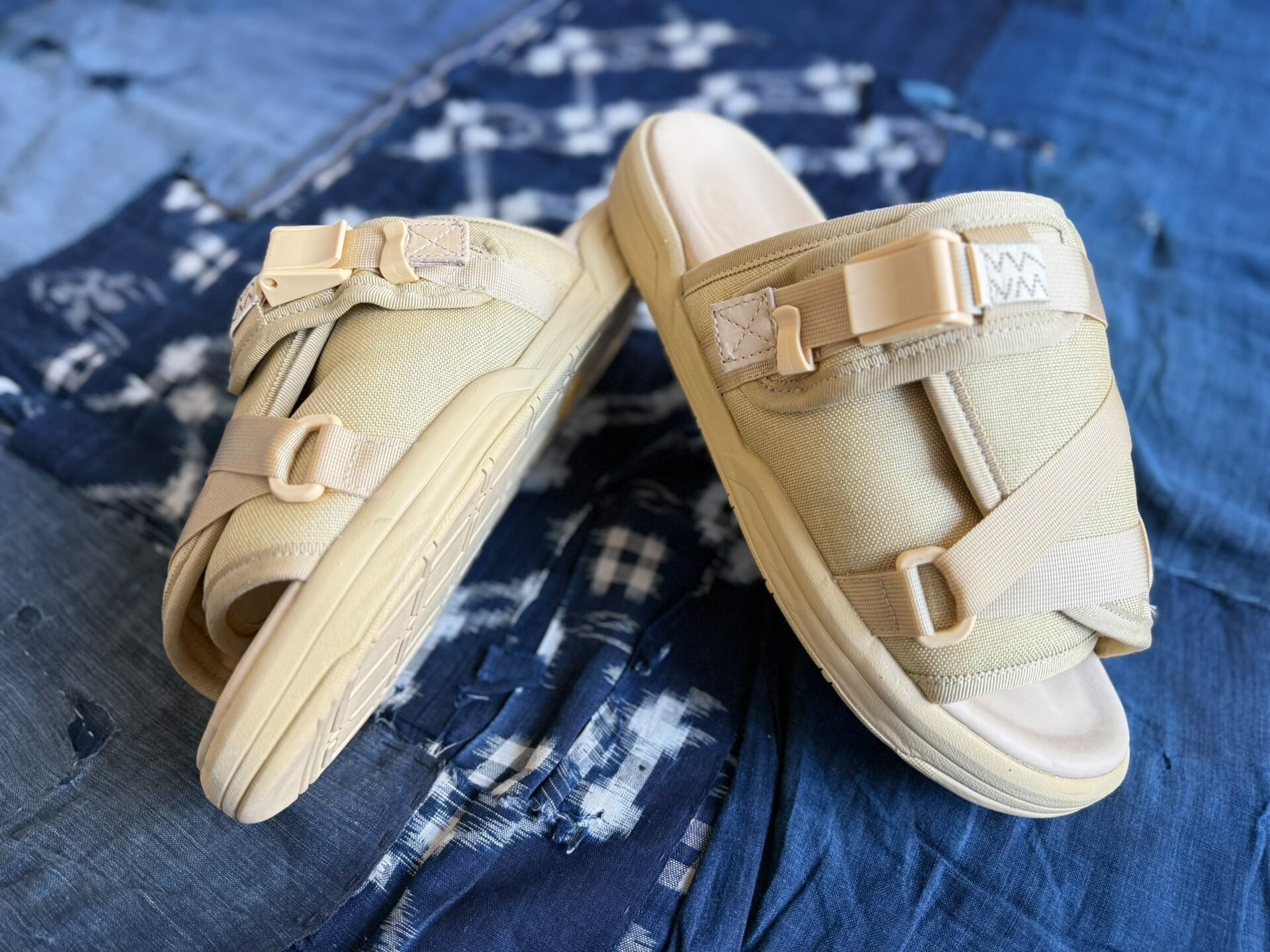 VISVIM 25SS SPOT CHRISTO Slippers — label