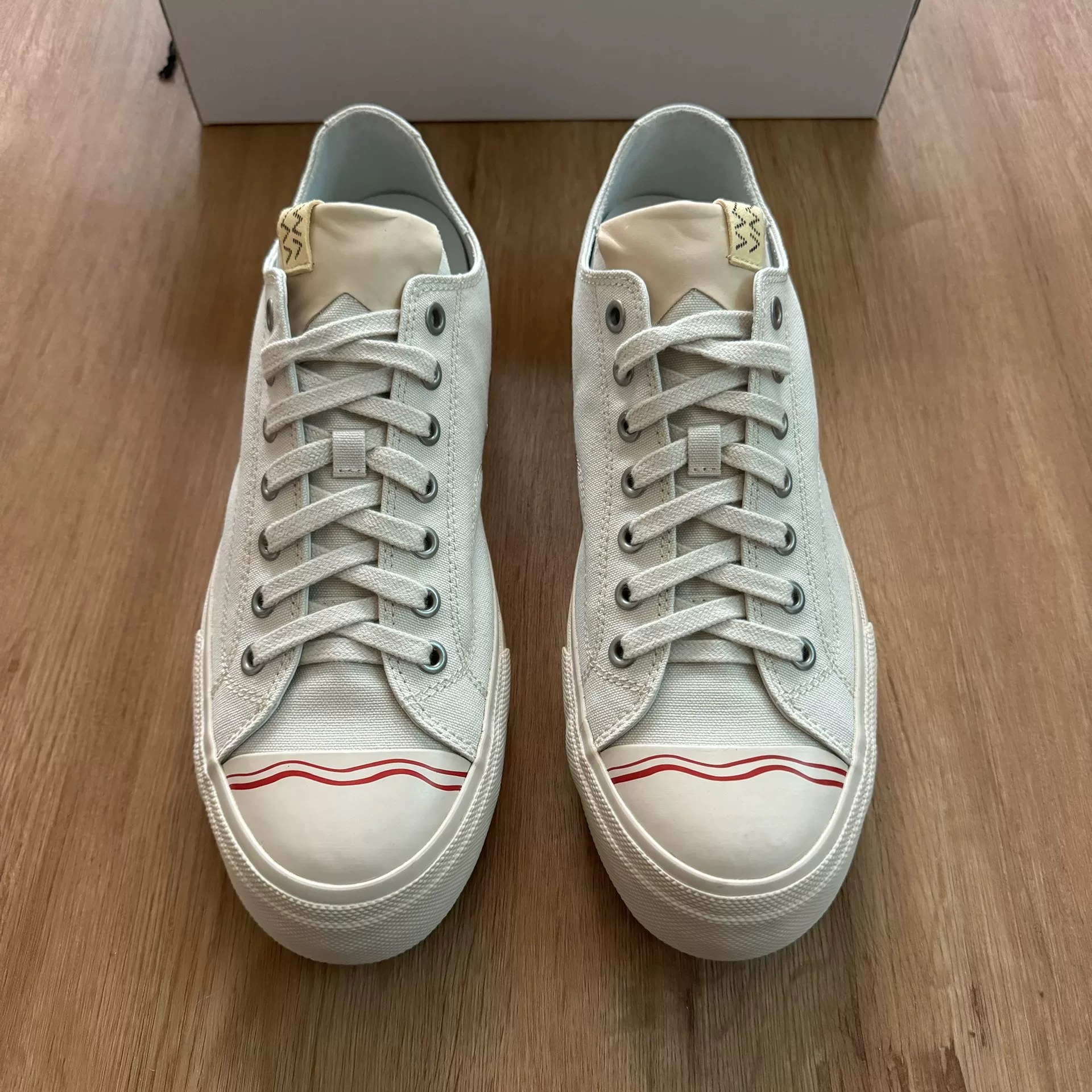 Visvim 23aw Seeger Lo Sneakers — front