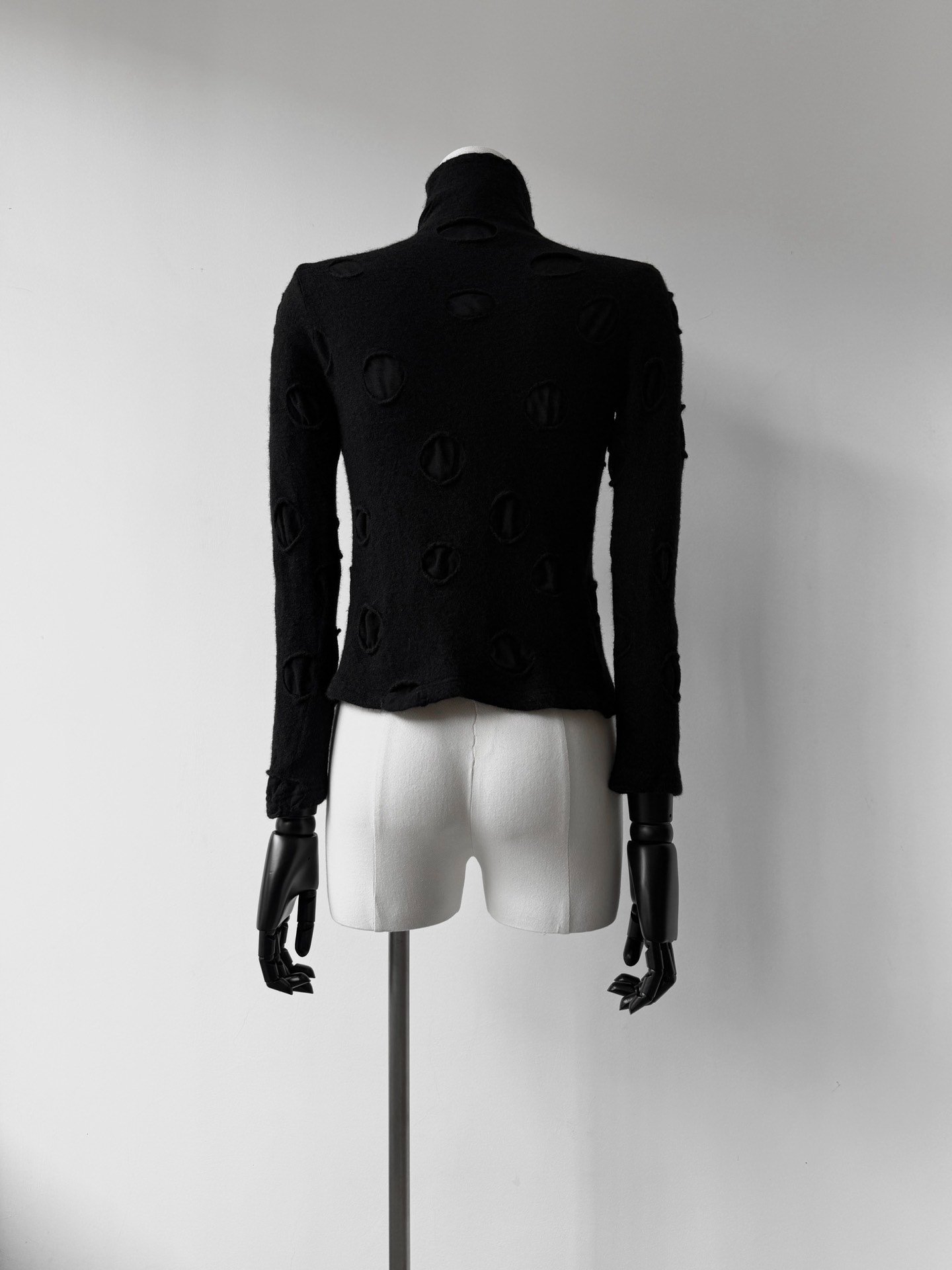 Yohji Yamamoto Y's 17AW Cutout Turtleneck Top — detail
