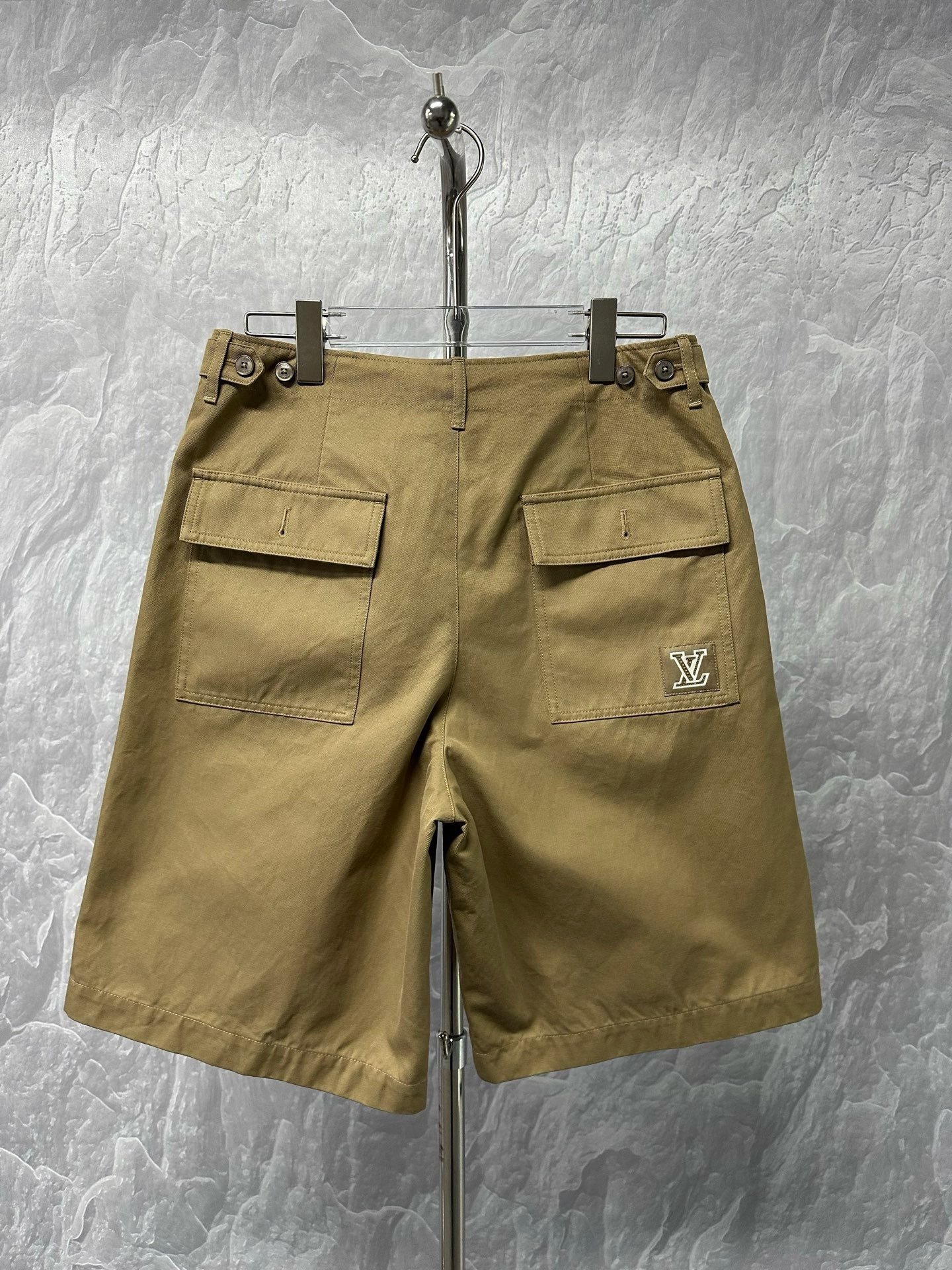 Louis Vuitton Loose Logo Button Casual Shorts — back