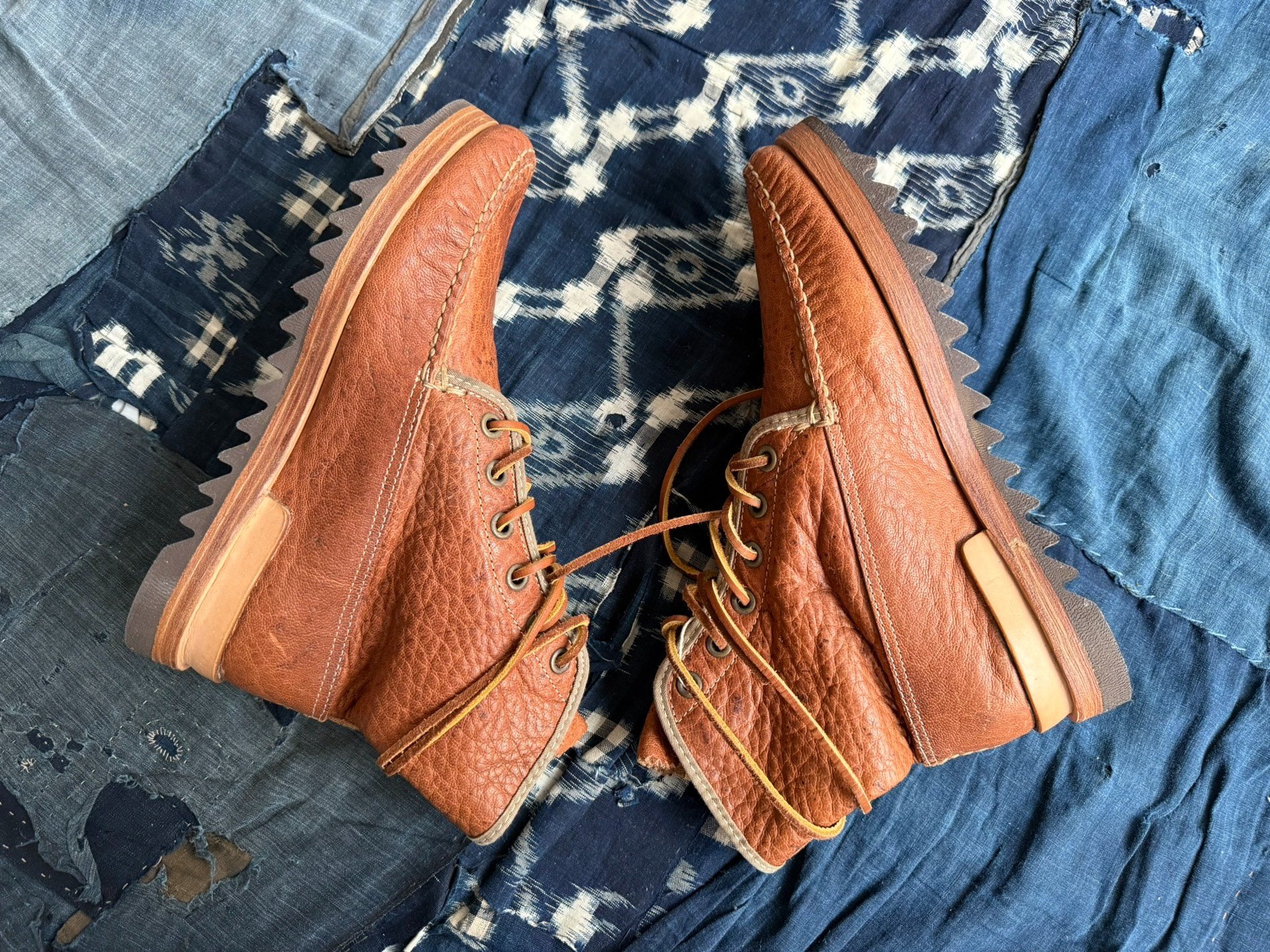 VISVIM 12AW PLATTE BOOTS HI FOLK — label