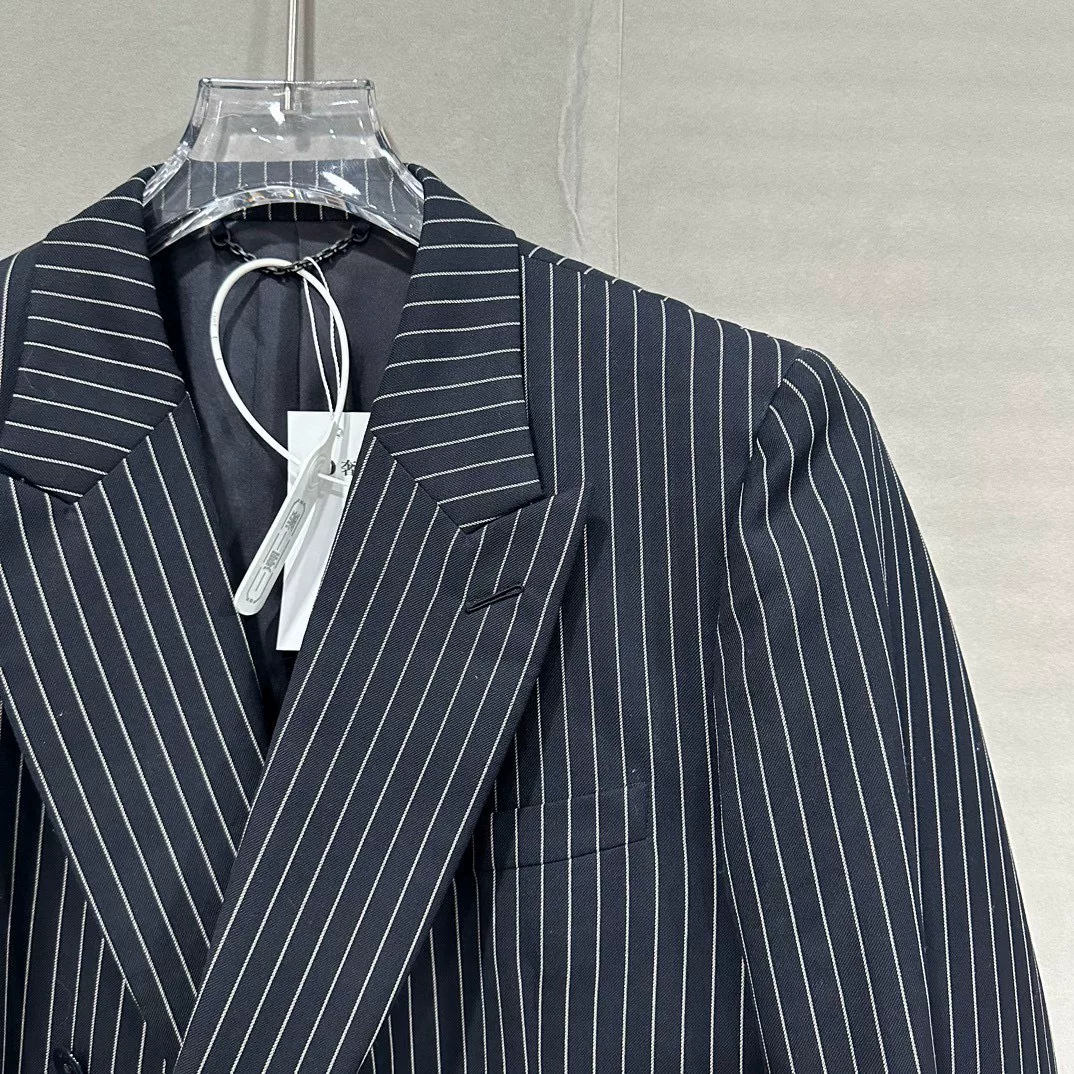 Louis Vuitton Striped Logo Blazer — detail