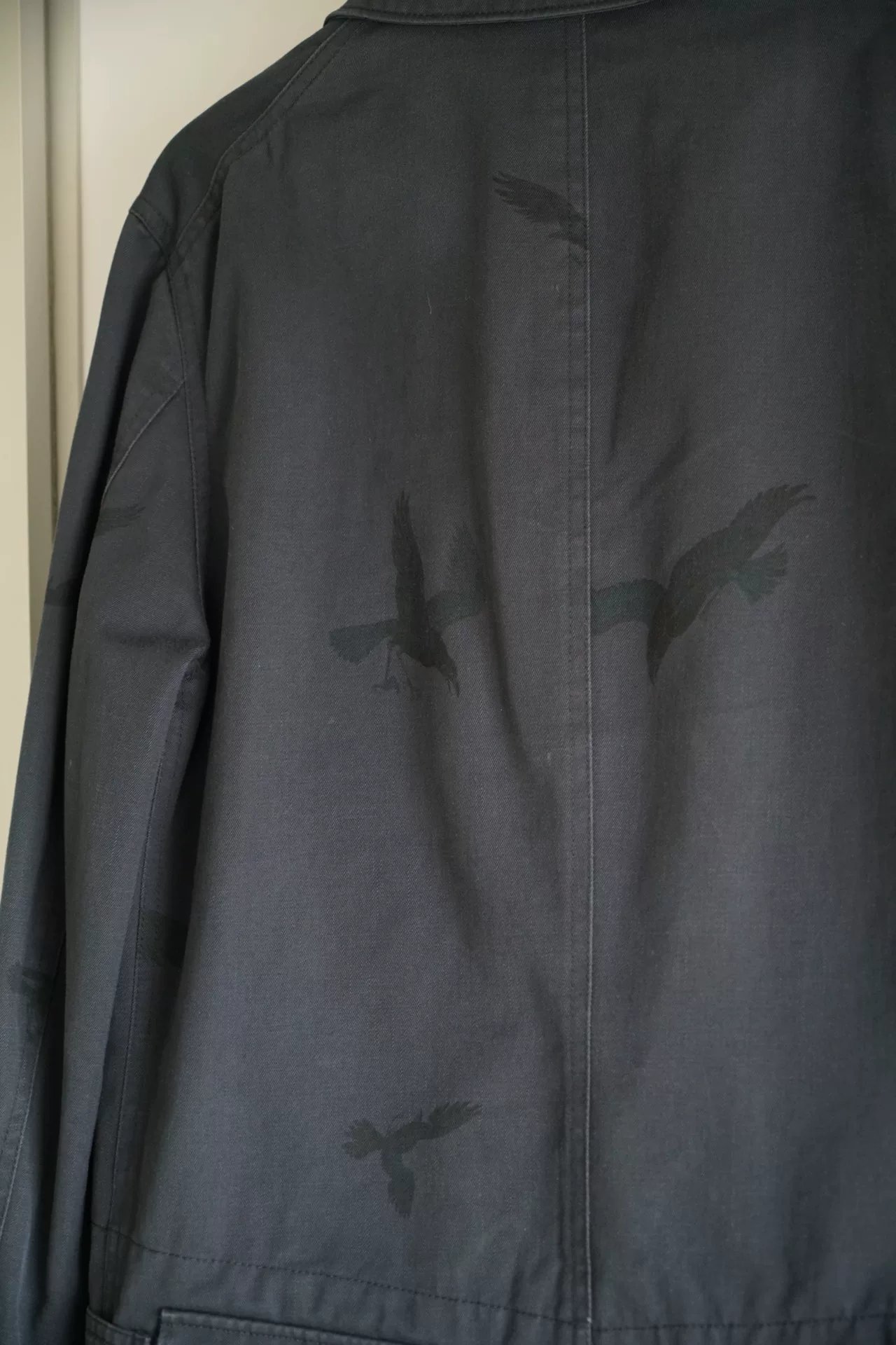 Yohji Yamamoto 11AW Crow Print Blazer — detail