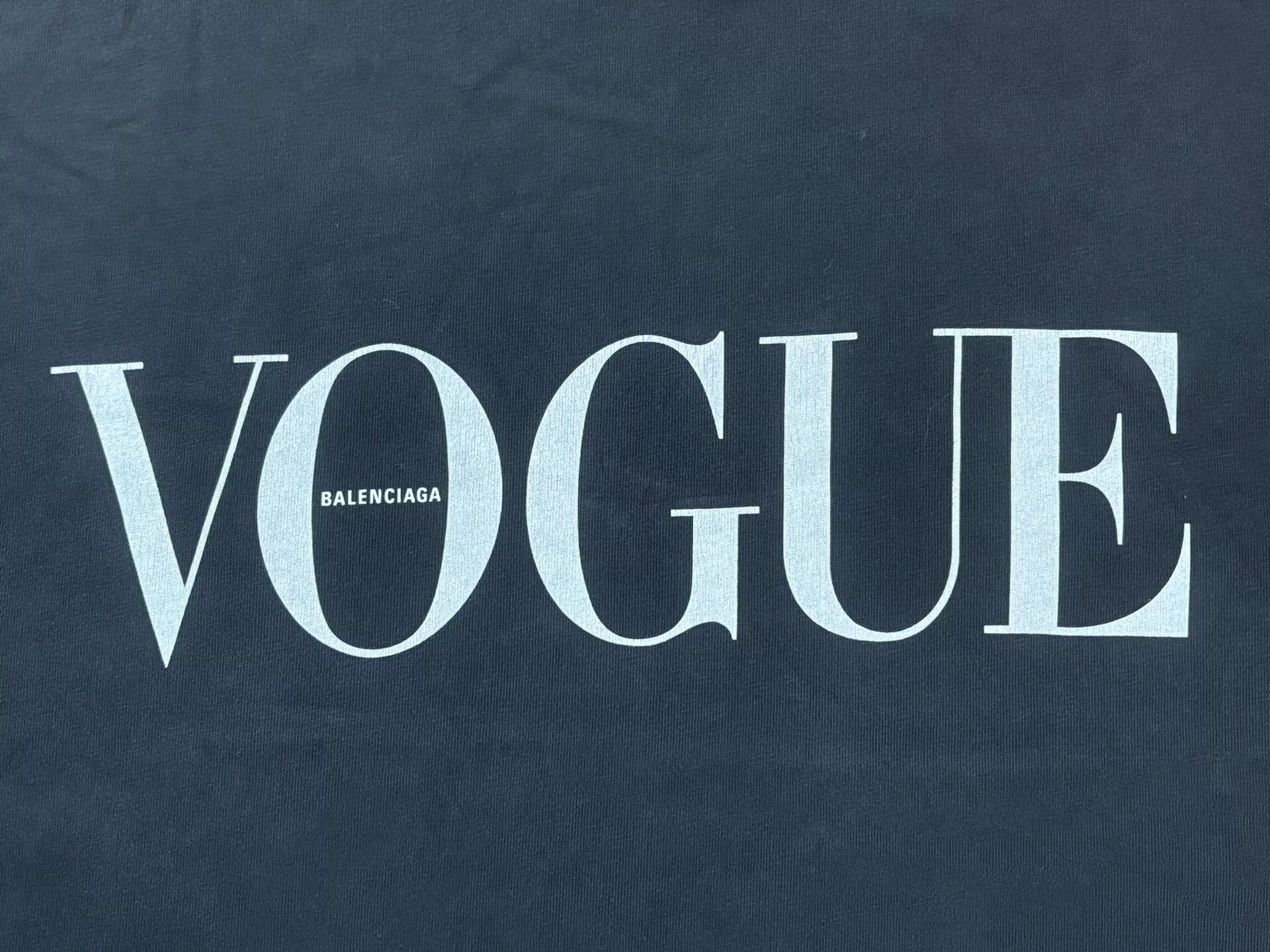 Balenciaga VOGUE Print Short-Sleeve T-Shirt — detail