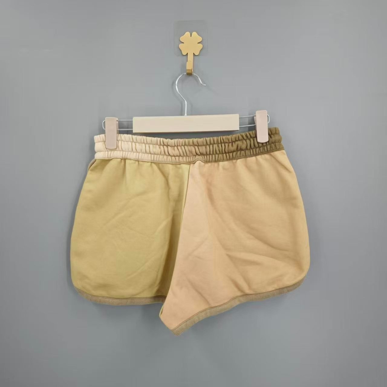 Louis Vuitton Gradient Gold Buckle Casual Shorts — front