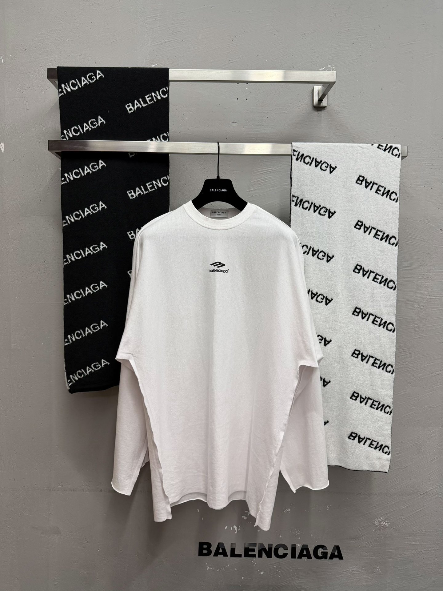 Balenciaga White Long-Sleeve T-Shirt
