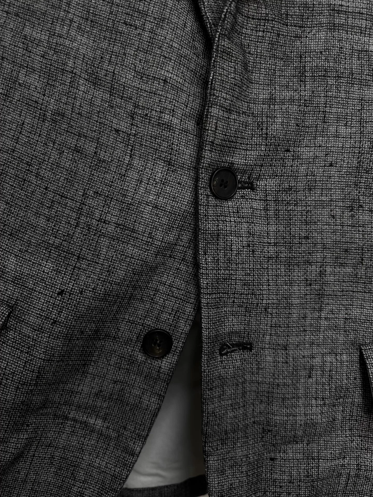 Bergfabel Handmade Linen Coat — label