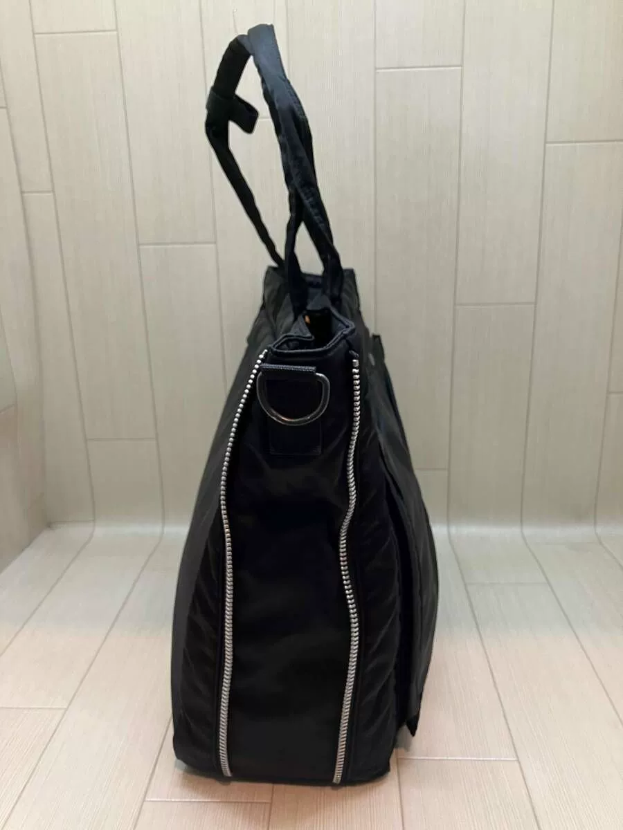 PORTER TANKER Nylon Tote Bag — label