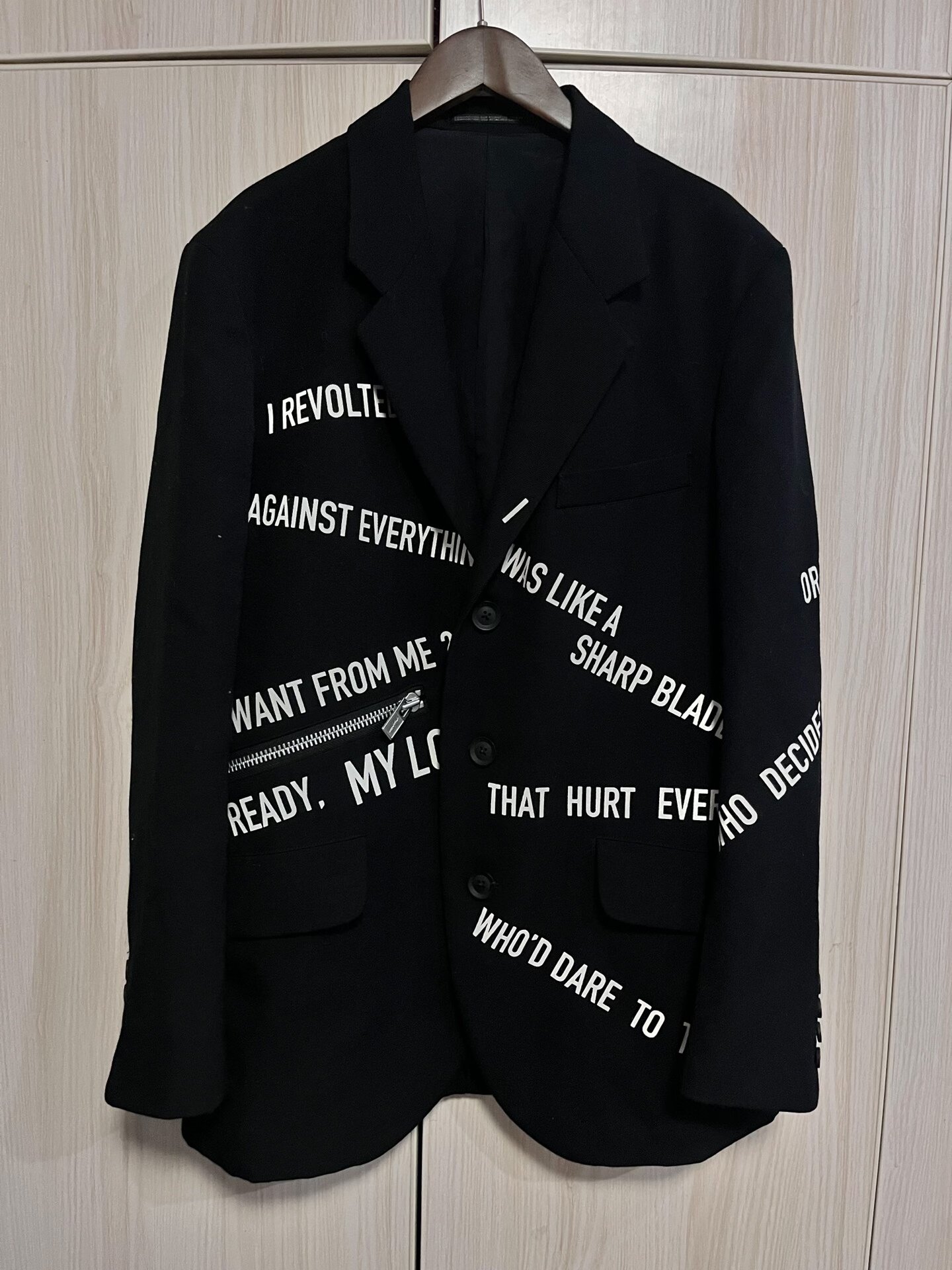 Yohji Yamamoto Slogan Zipper Blazer