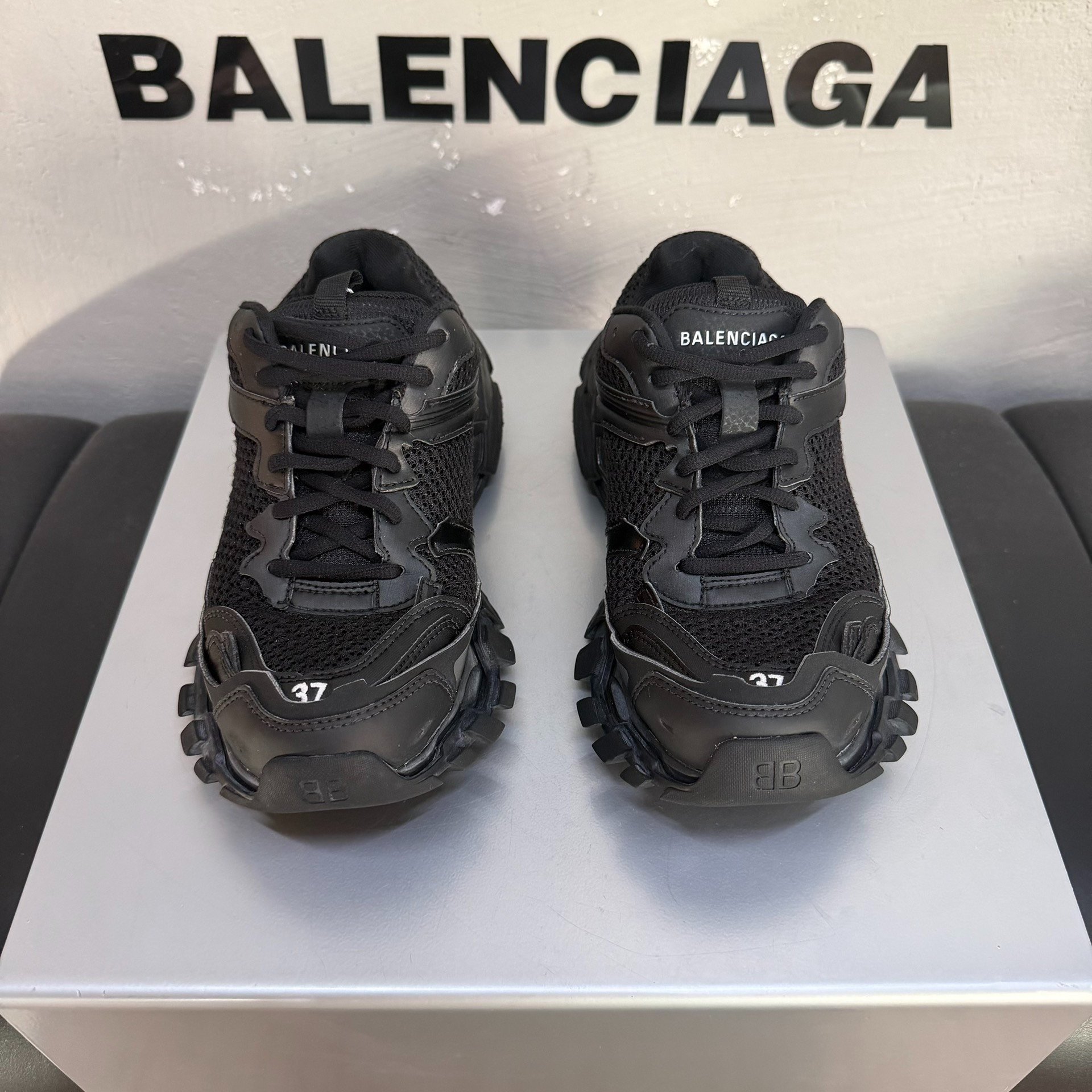 Balenciaga Track 3.0 Black Dad Shoes 37 — front