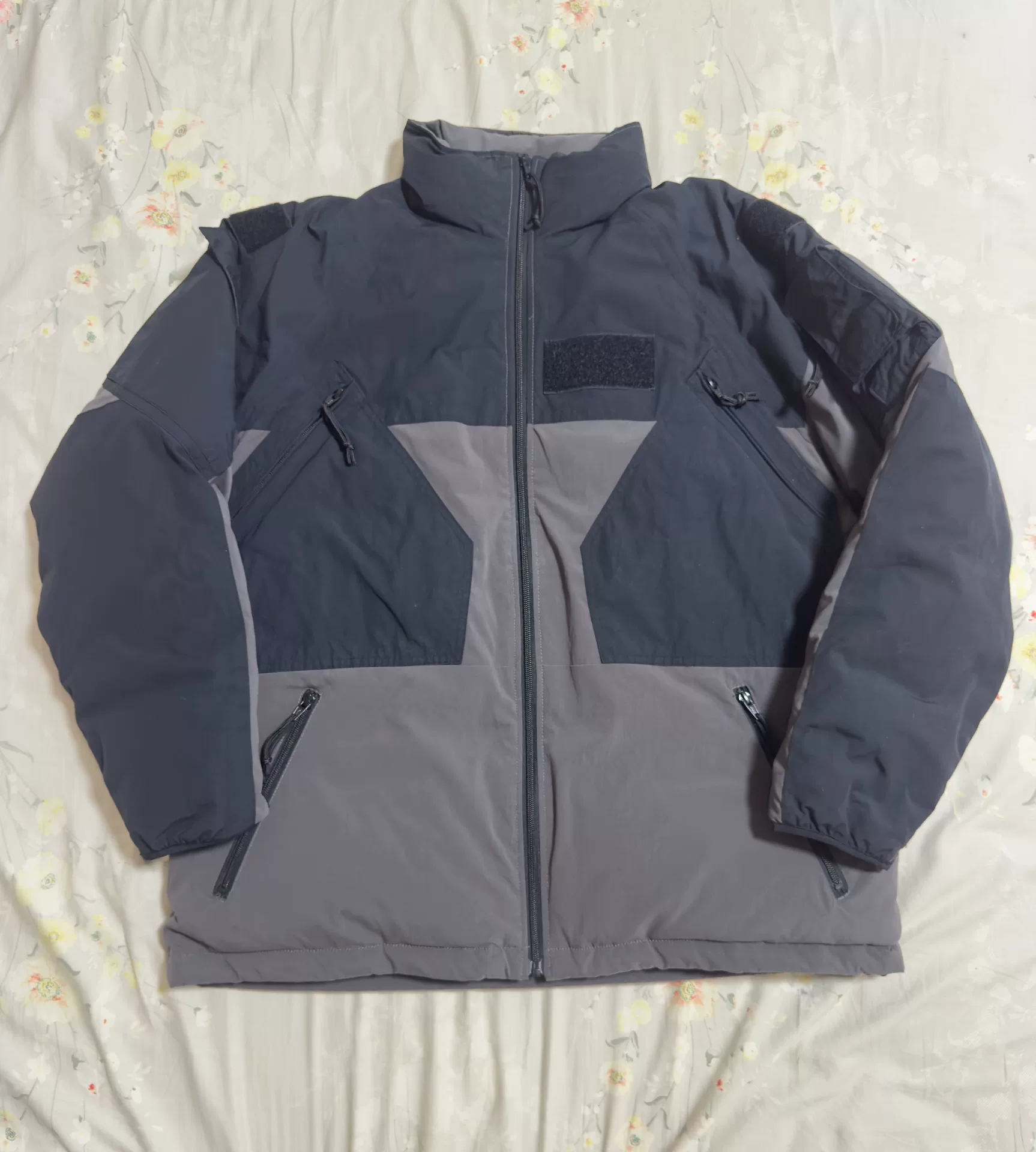 n.hoolywood Color-Blocked Down Jacket