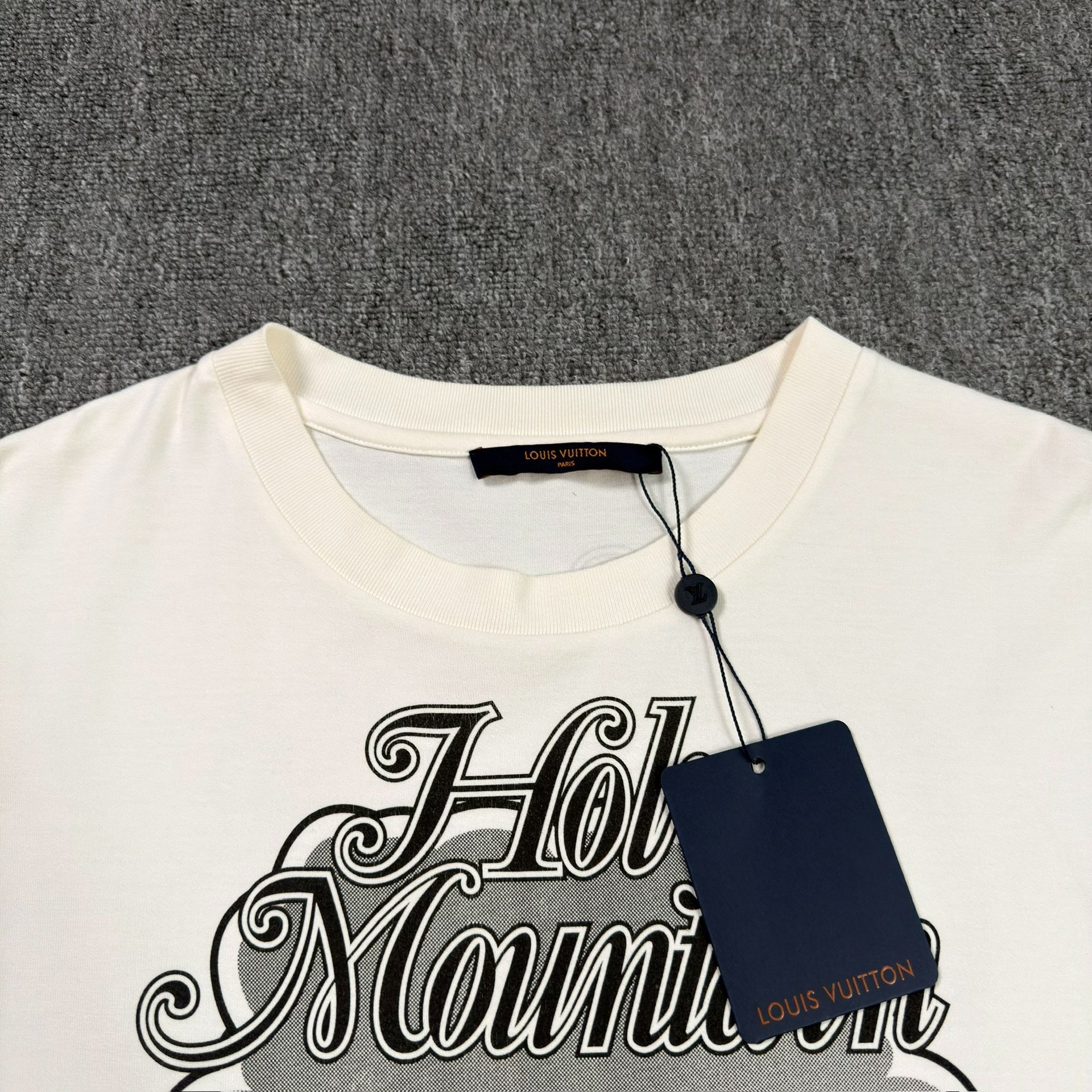 Louis Vuitton Holy Mountain Short-Sleeve T-Shirt — detail