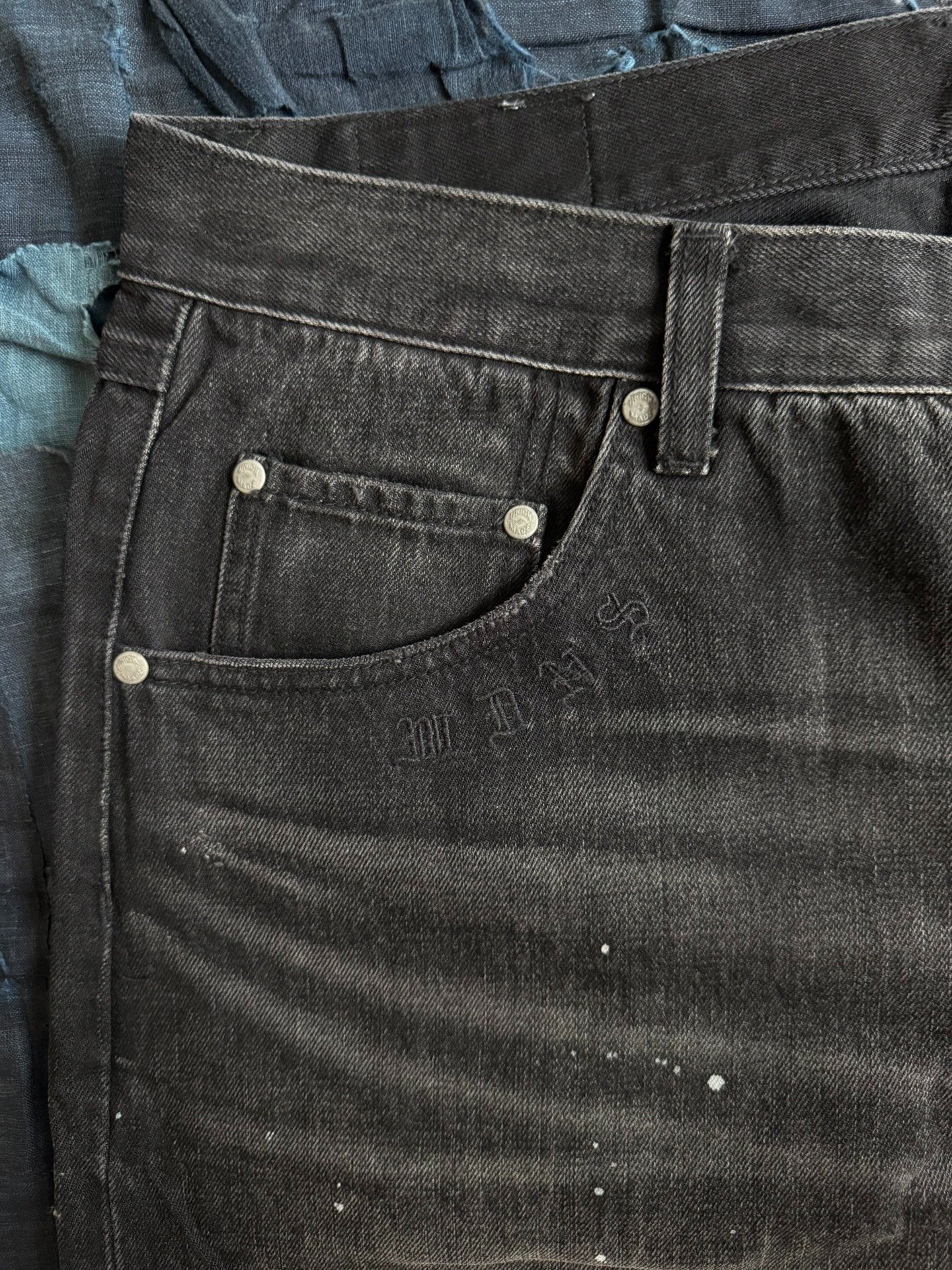 Madness 20AW Denim Pants — label