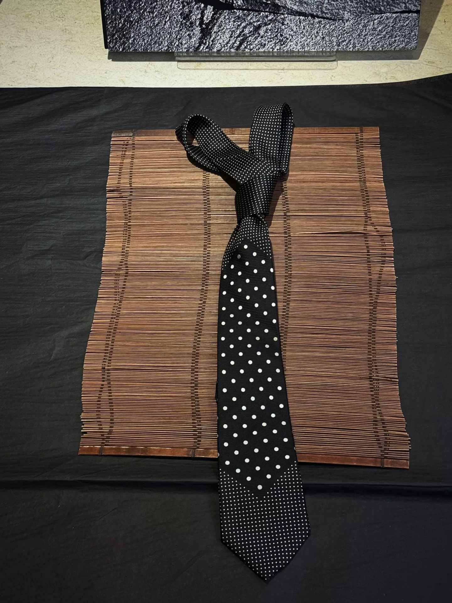 Yohji Yamamoto 09AW Polka Dot Silk Tie — detail