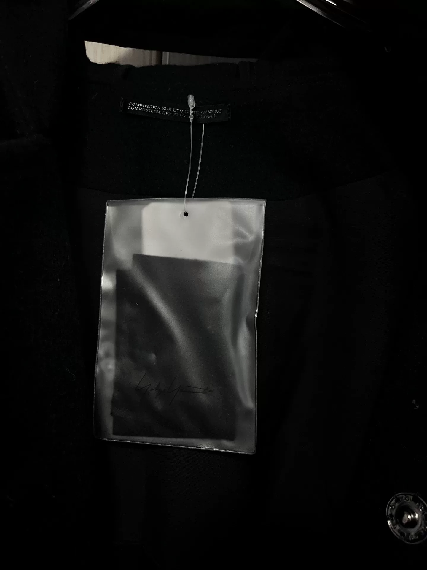 Yohji Yamamoto 19AW Black Gold Button Coat — label