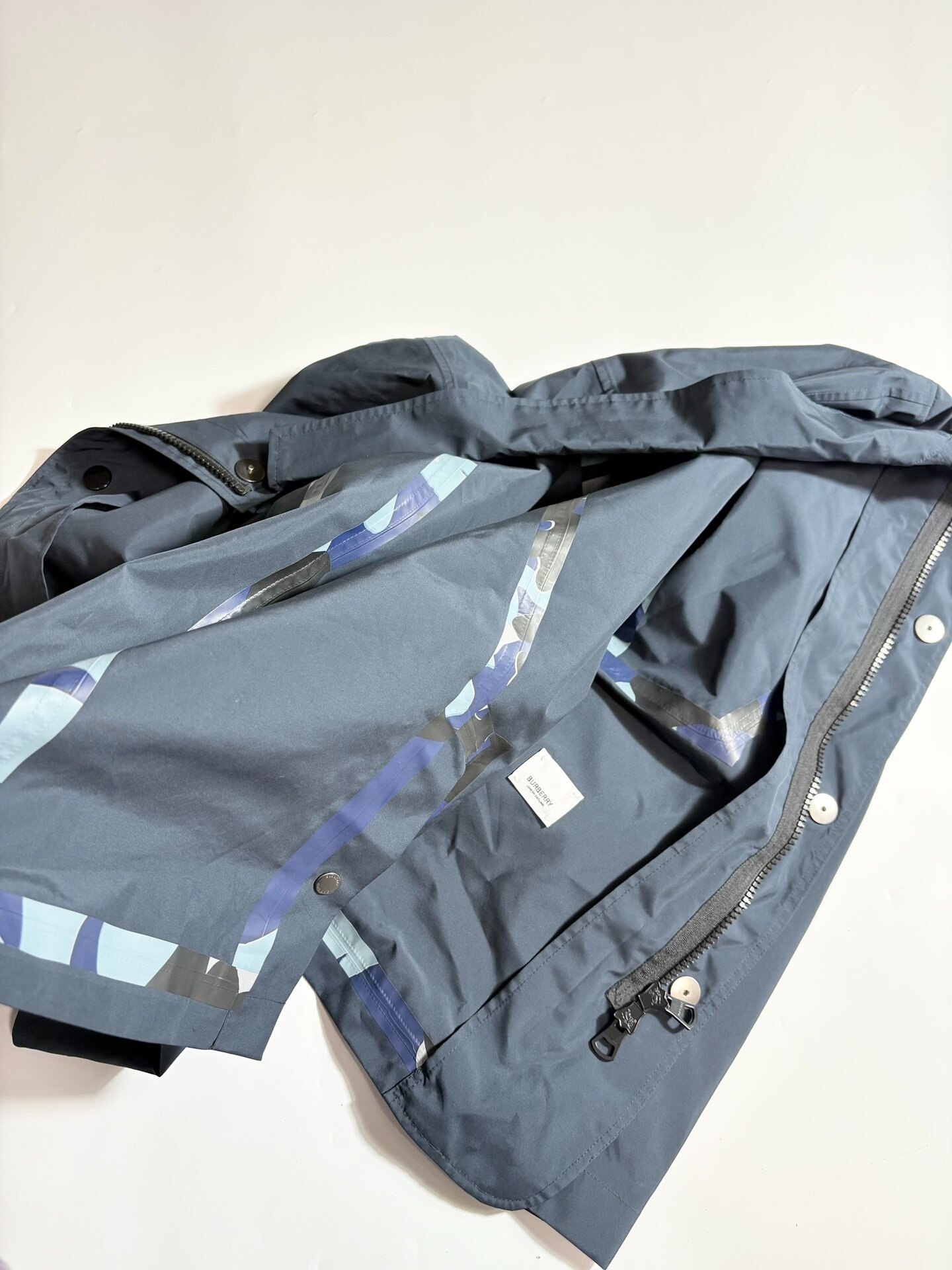 Burberry Utility-Style Dark Blue Jacket — detail
