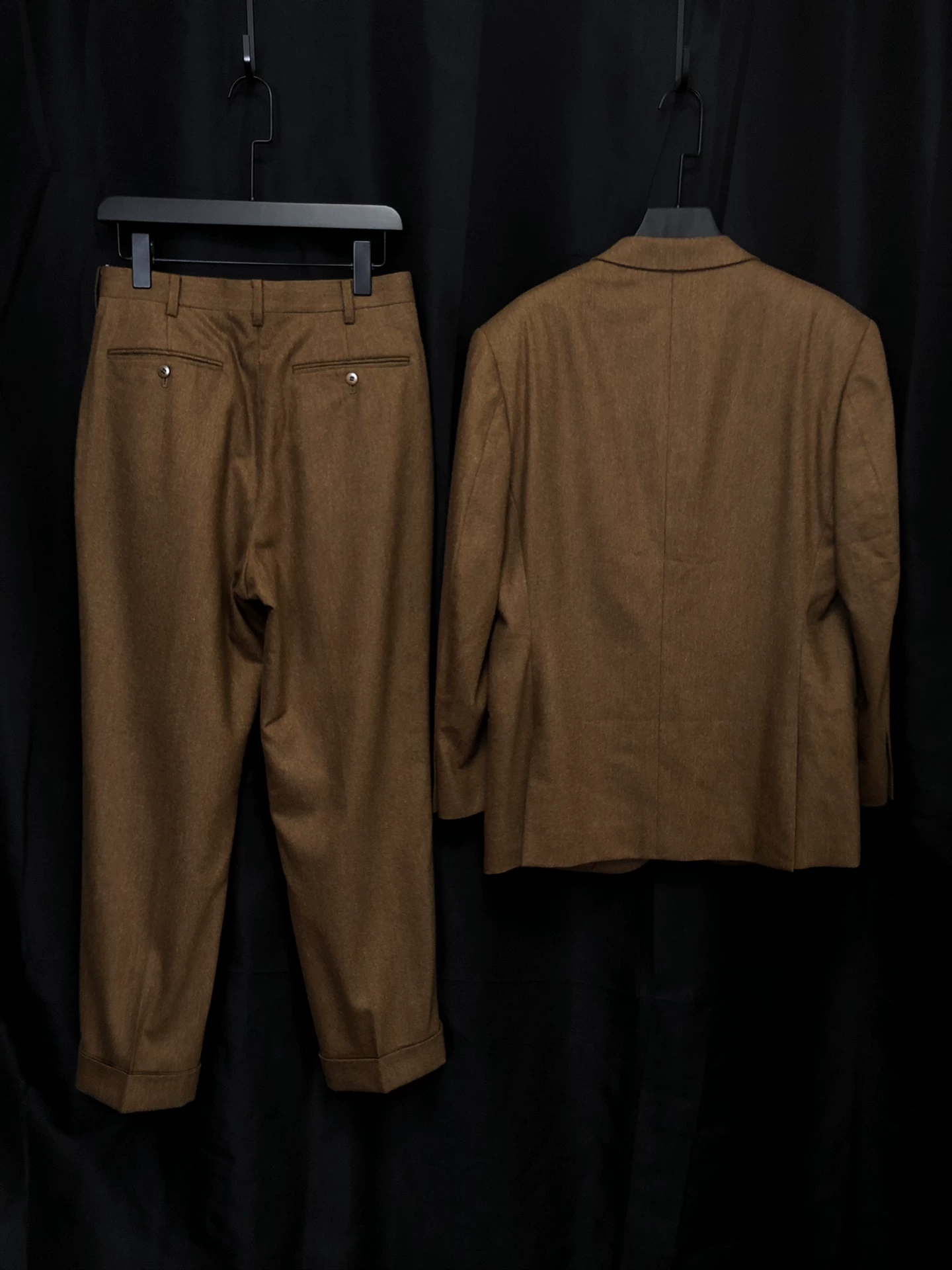 Romeo Gigli 1990s Wool Suit — detail