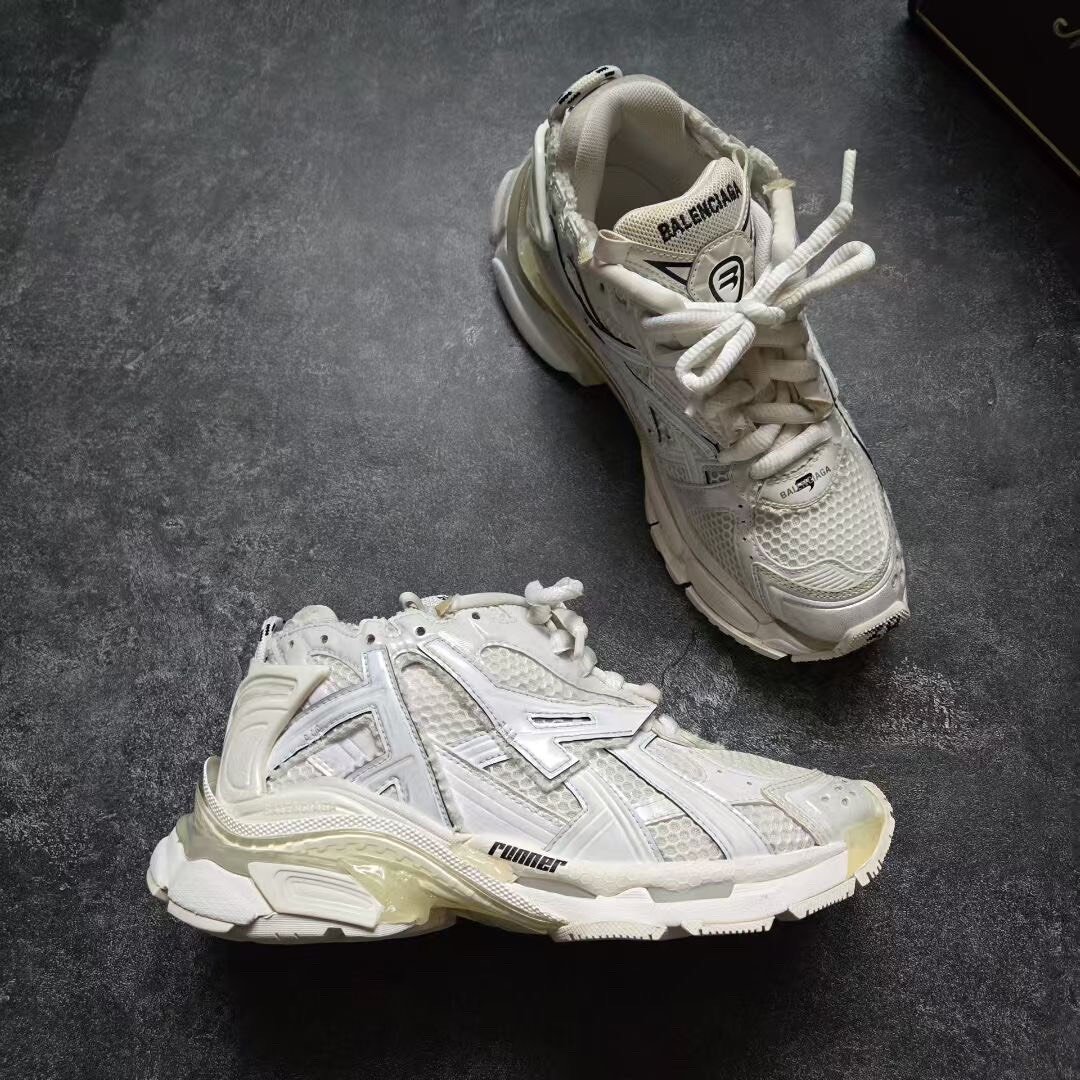 Balenciaga Runner White Sneakers — label