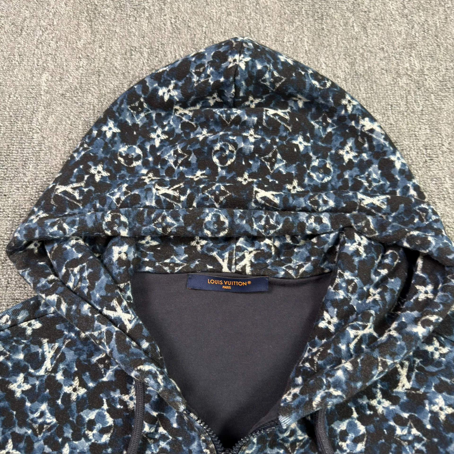 Louis Vuitton Blue Patterned Hooded Jacket — detail