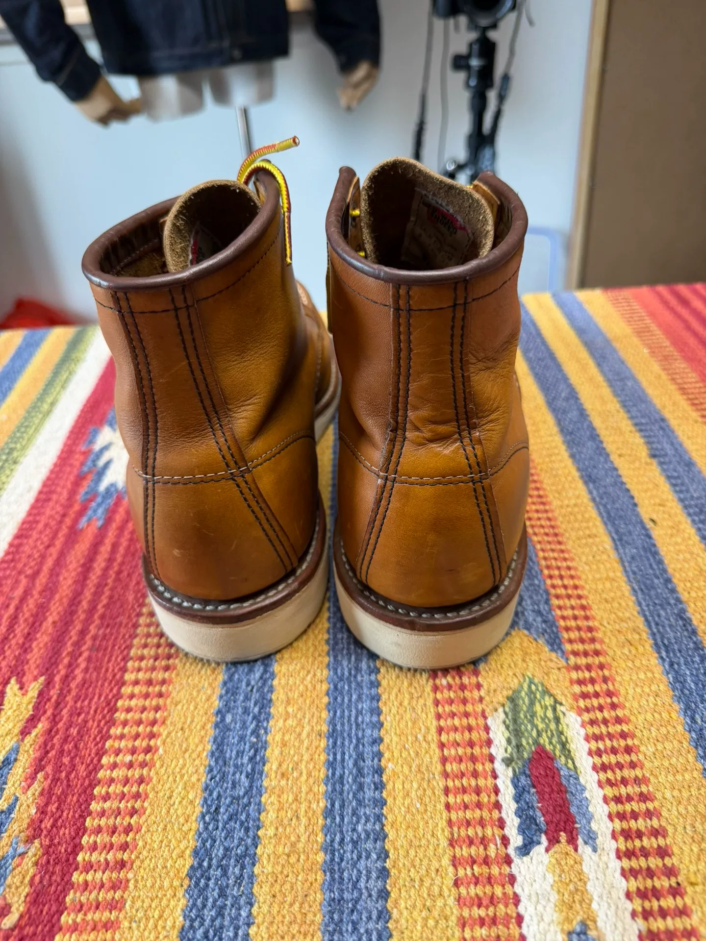 Redwing 875 Brown Leather Work Boots — label