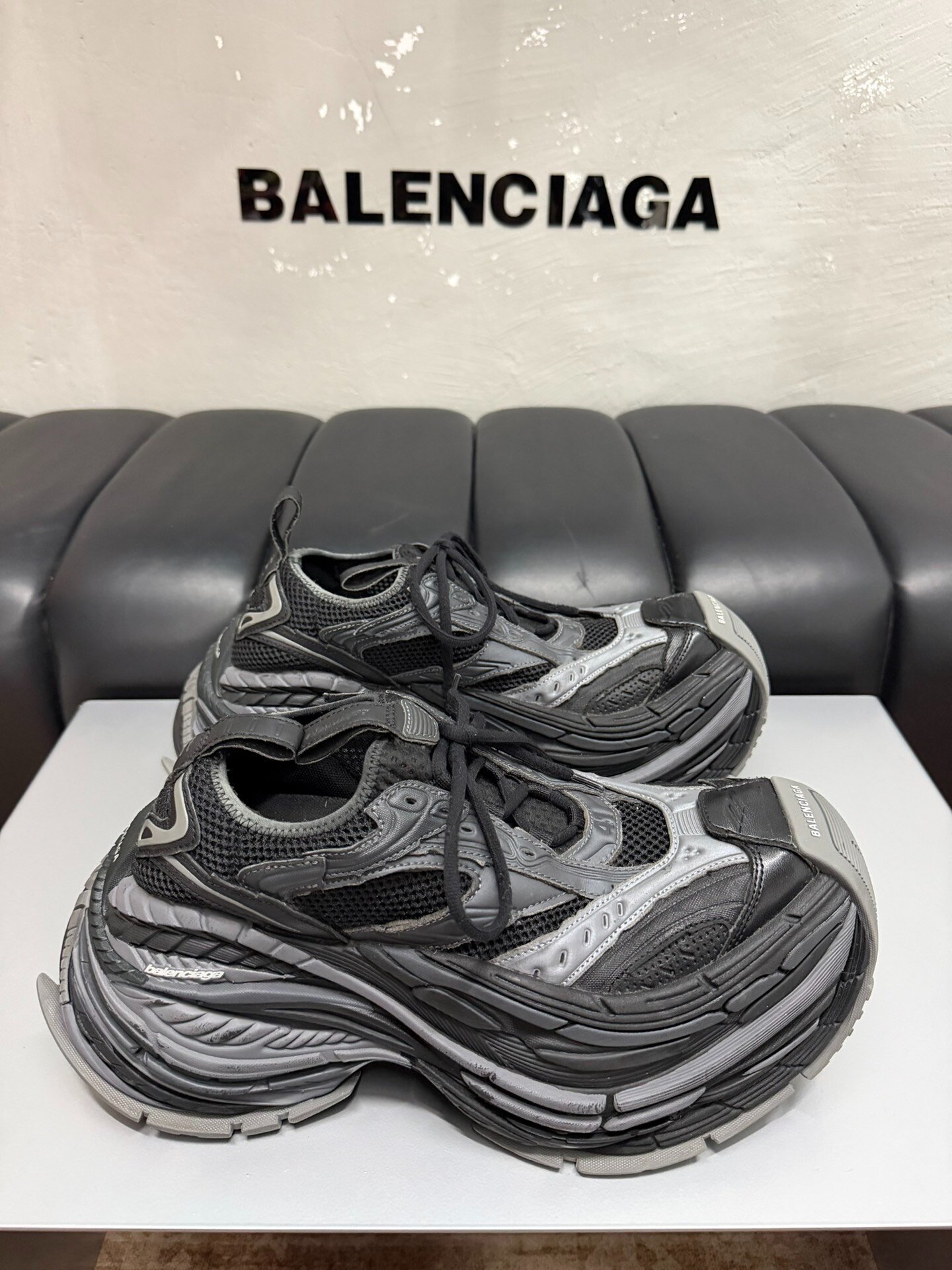 Balenciaga 16XL Chunky Dad Shoes — detail